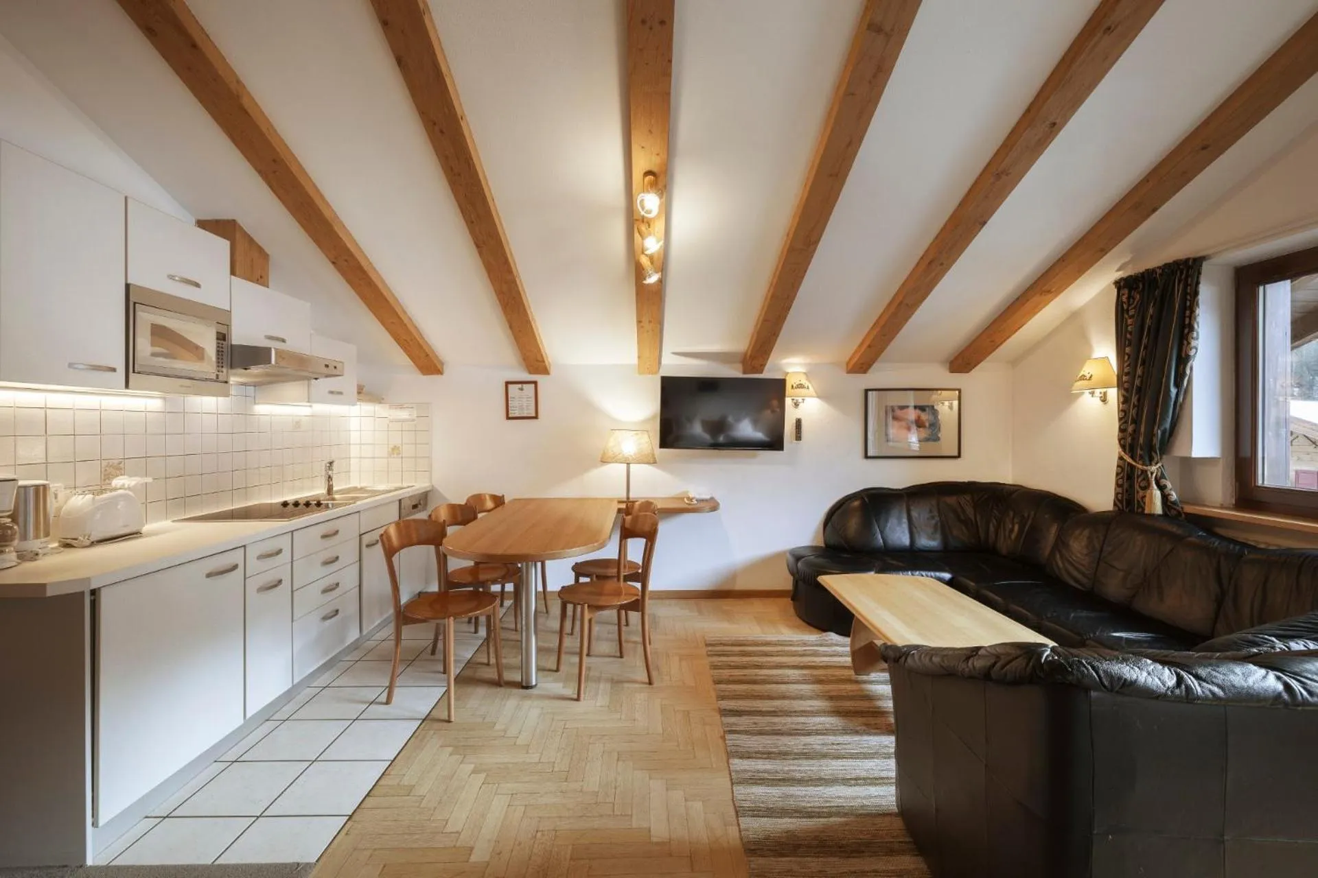 La Tambra - Residence - Central with Restaurant