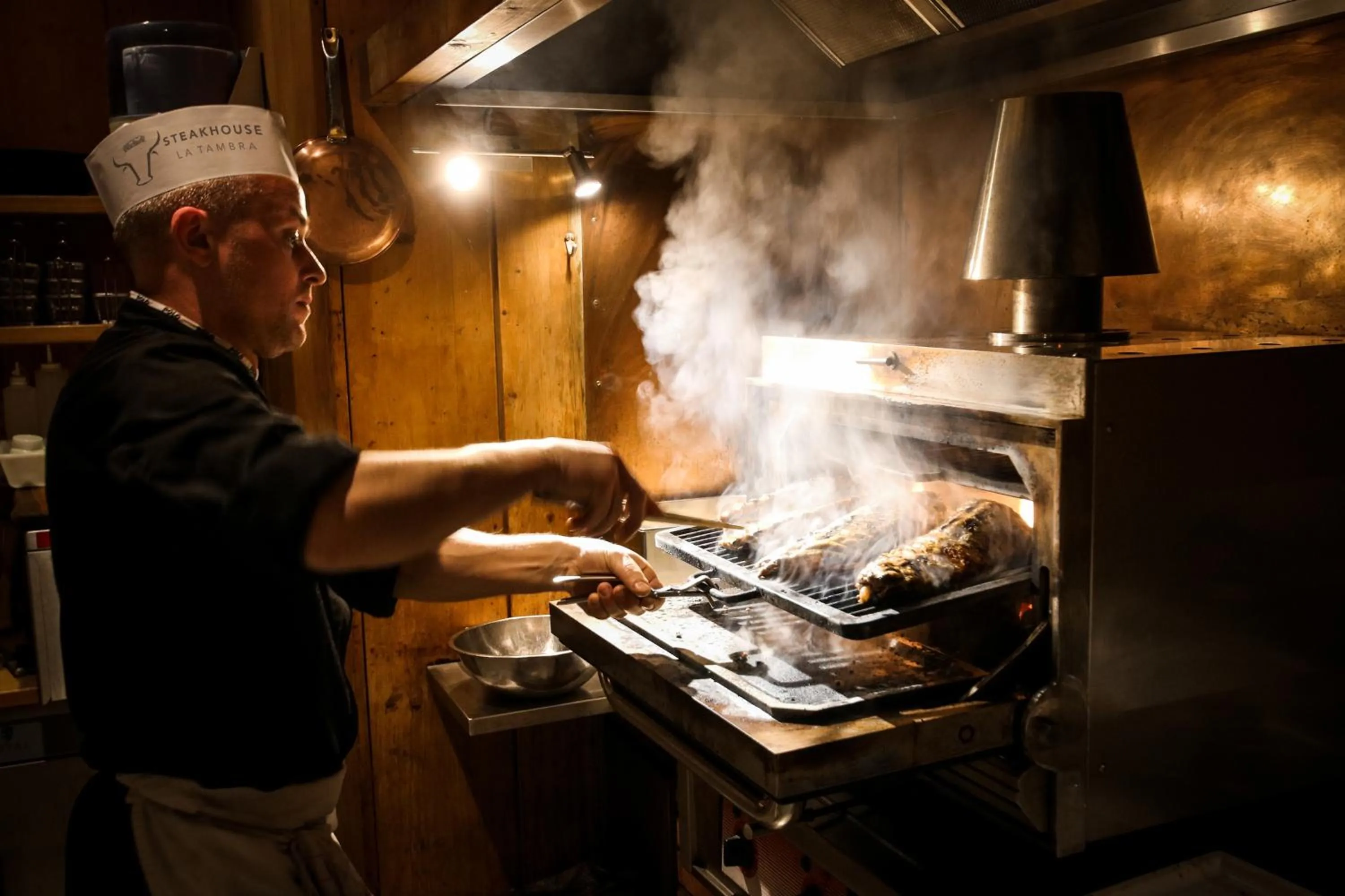 Food in La Tambra - Residence - Central with Restaurant