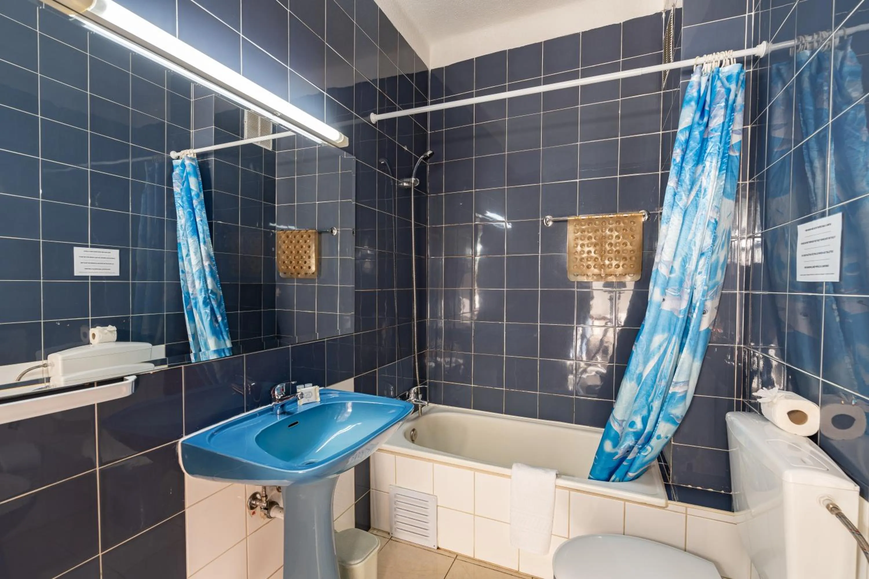 Bathroom in Eirasol by Umbral