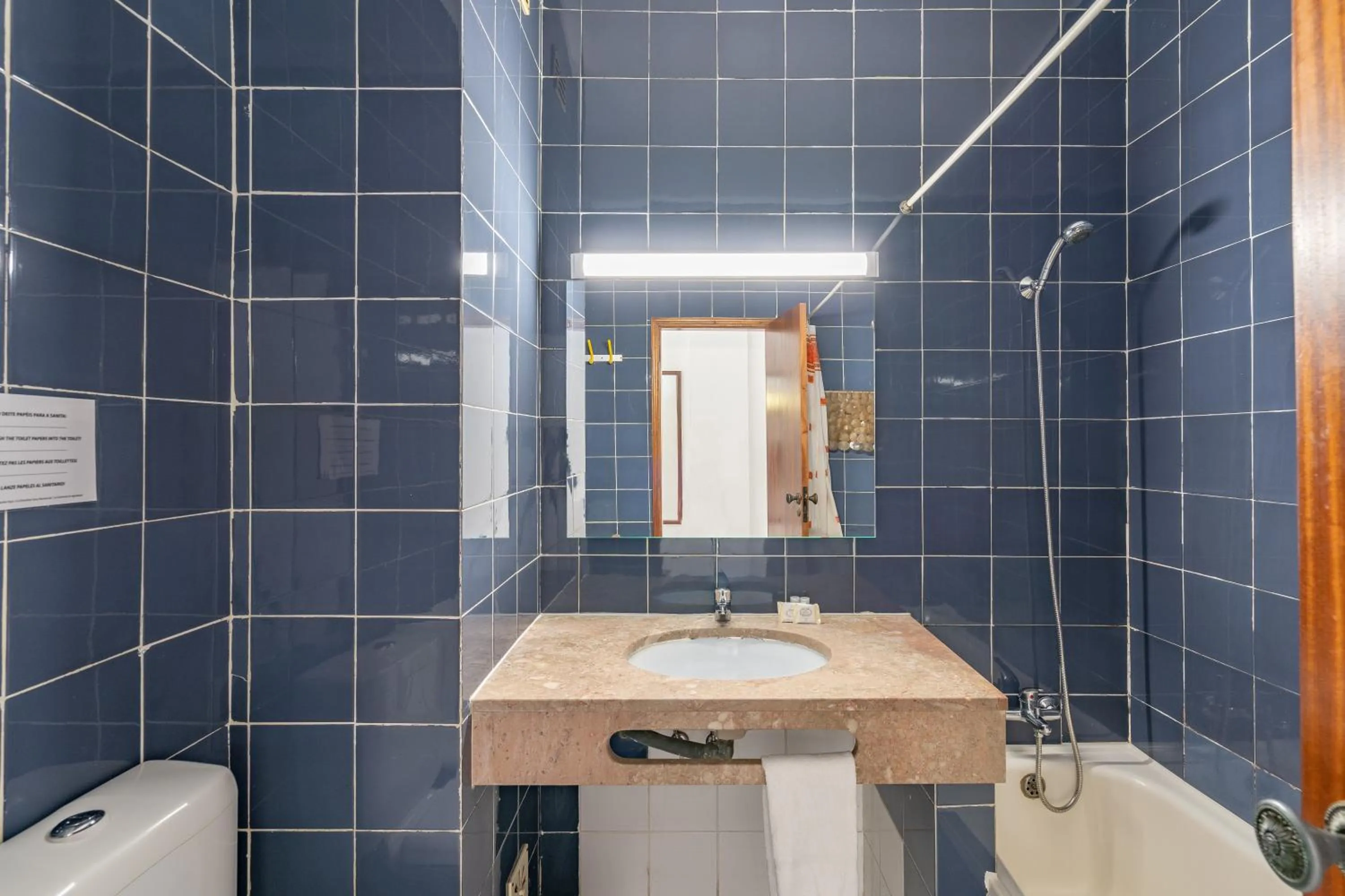 Bathroom in Eirasol by Umbral