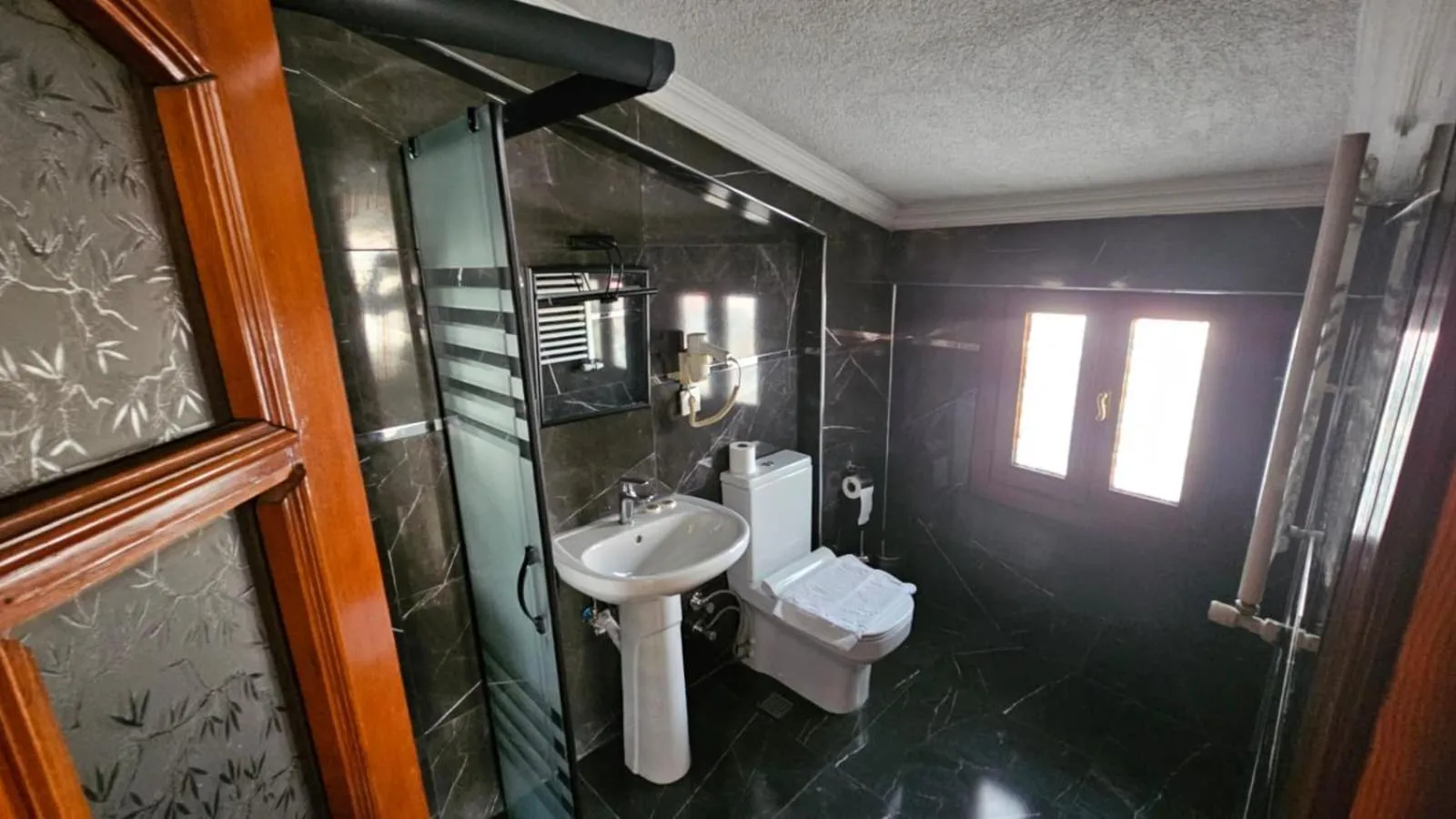 Shower in Ottoman Elegance Hotel