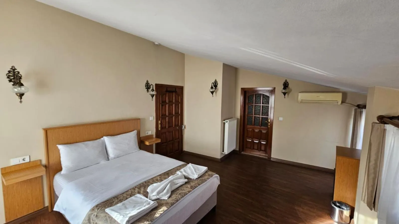 Bed in Ottoman Elegance Hotel