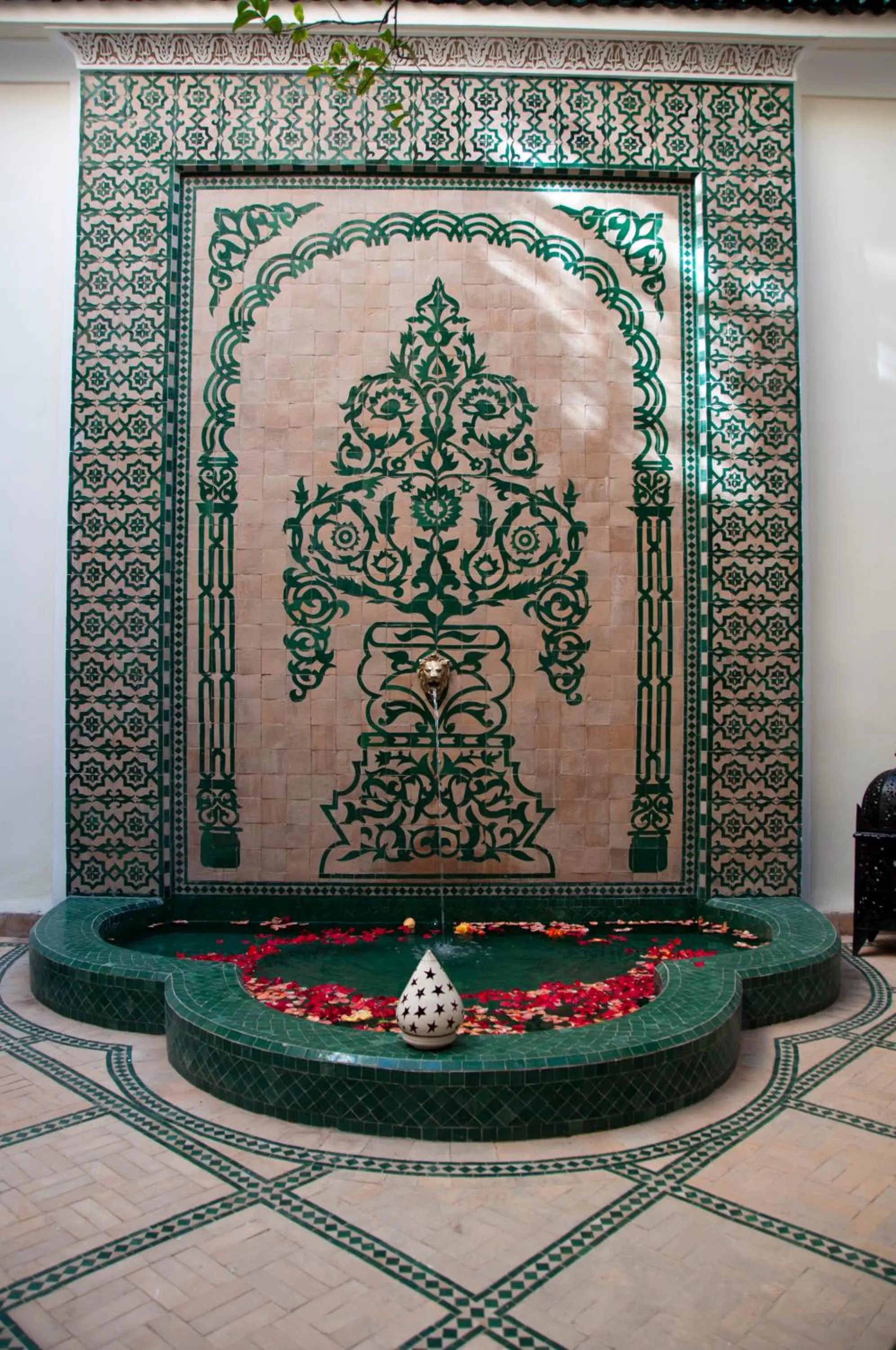 Decorative detail in Riad Granvilier