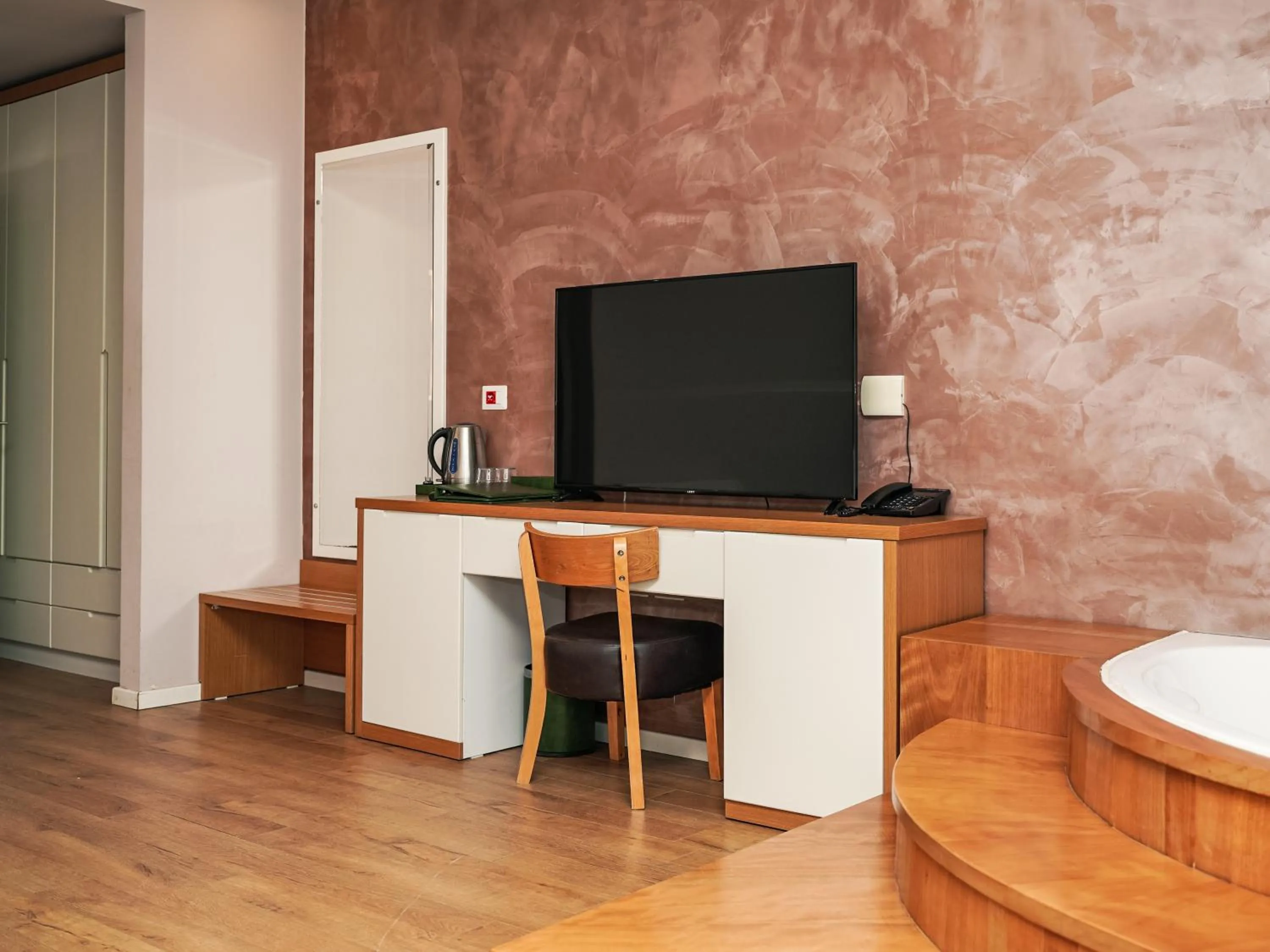 TV and multimedia in VM Resort & SPA