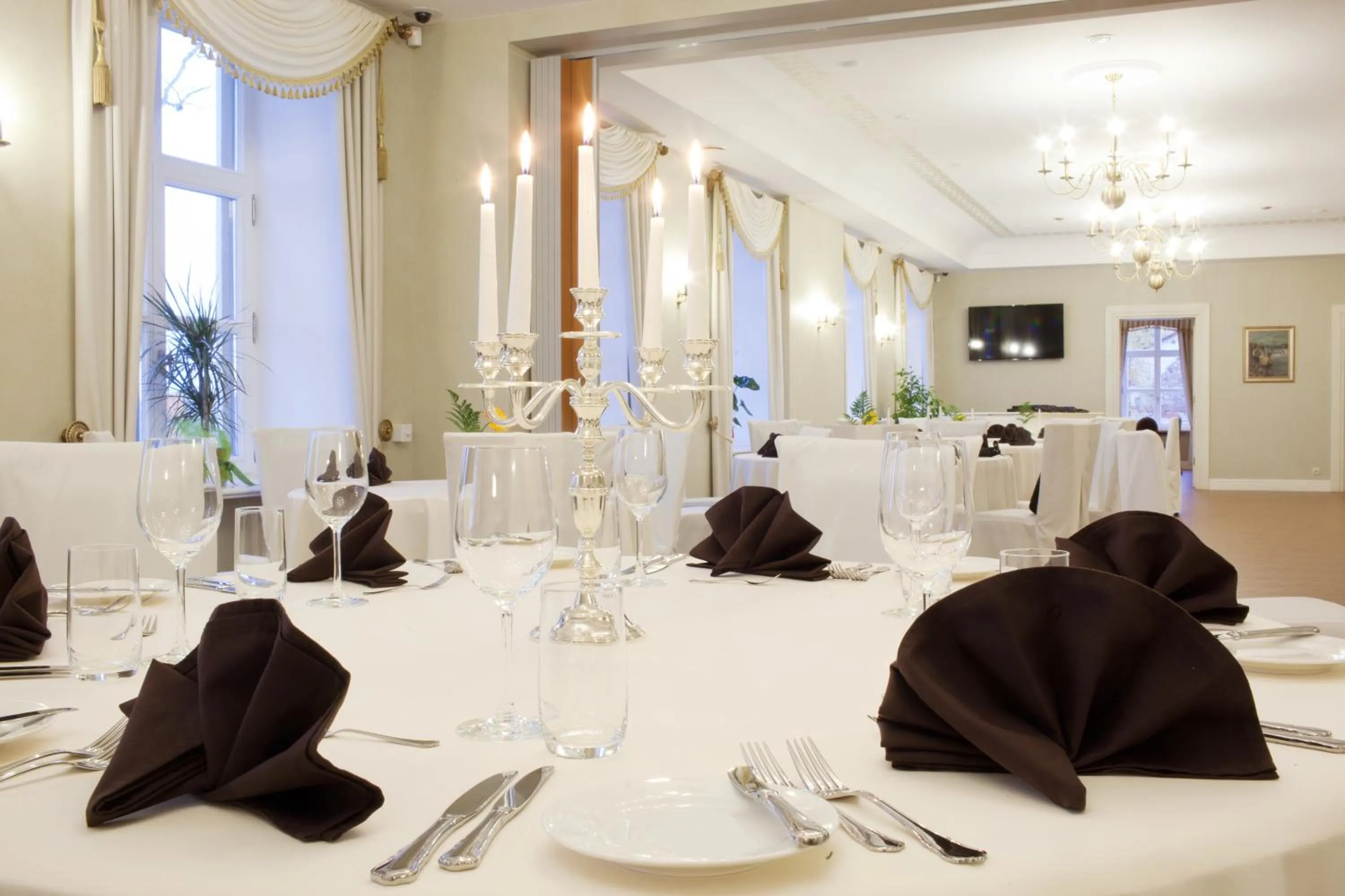 Restaurant/places to eat in Skrunda Manor