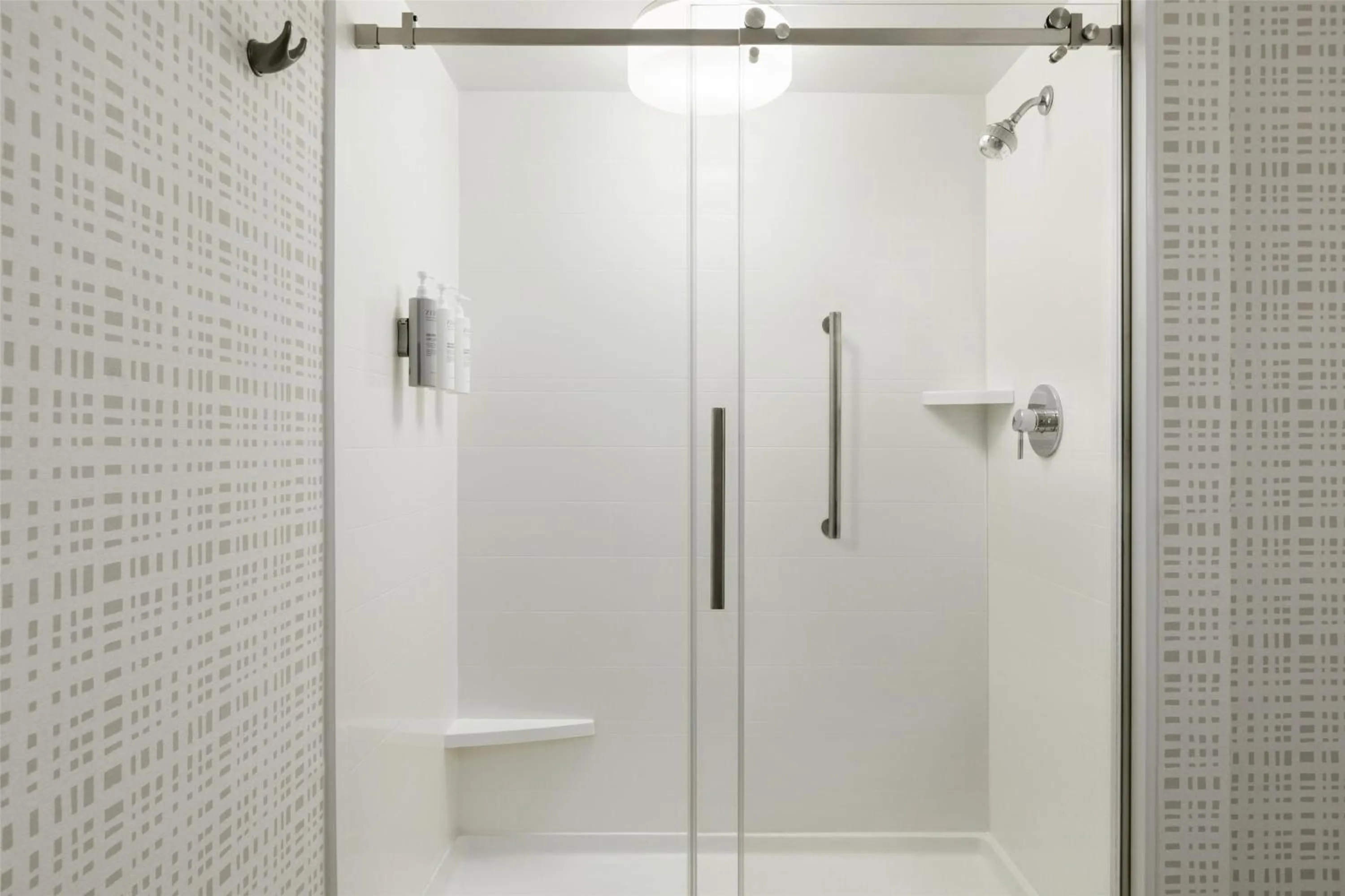 Bathroom in Hampton Inn Lancaster