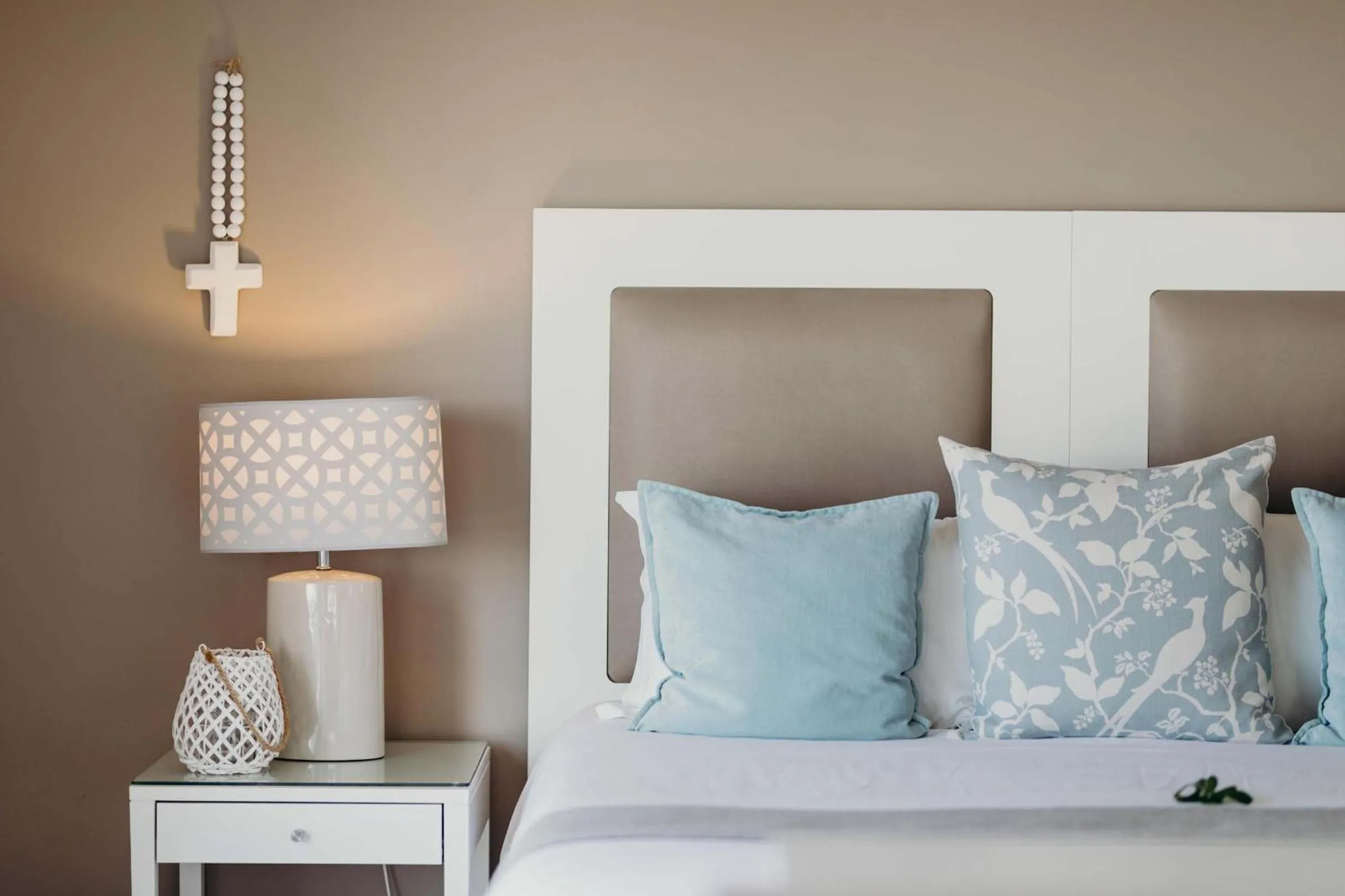 Bed in The Robberg Beach Lodge - Lion Roars Hotels & Lodges