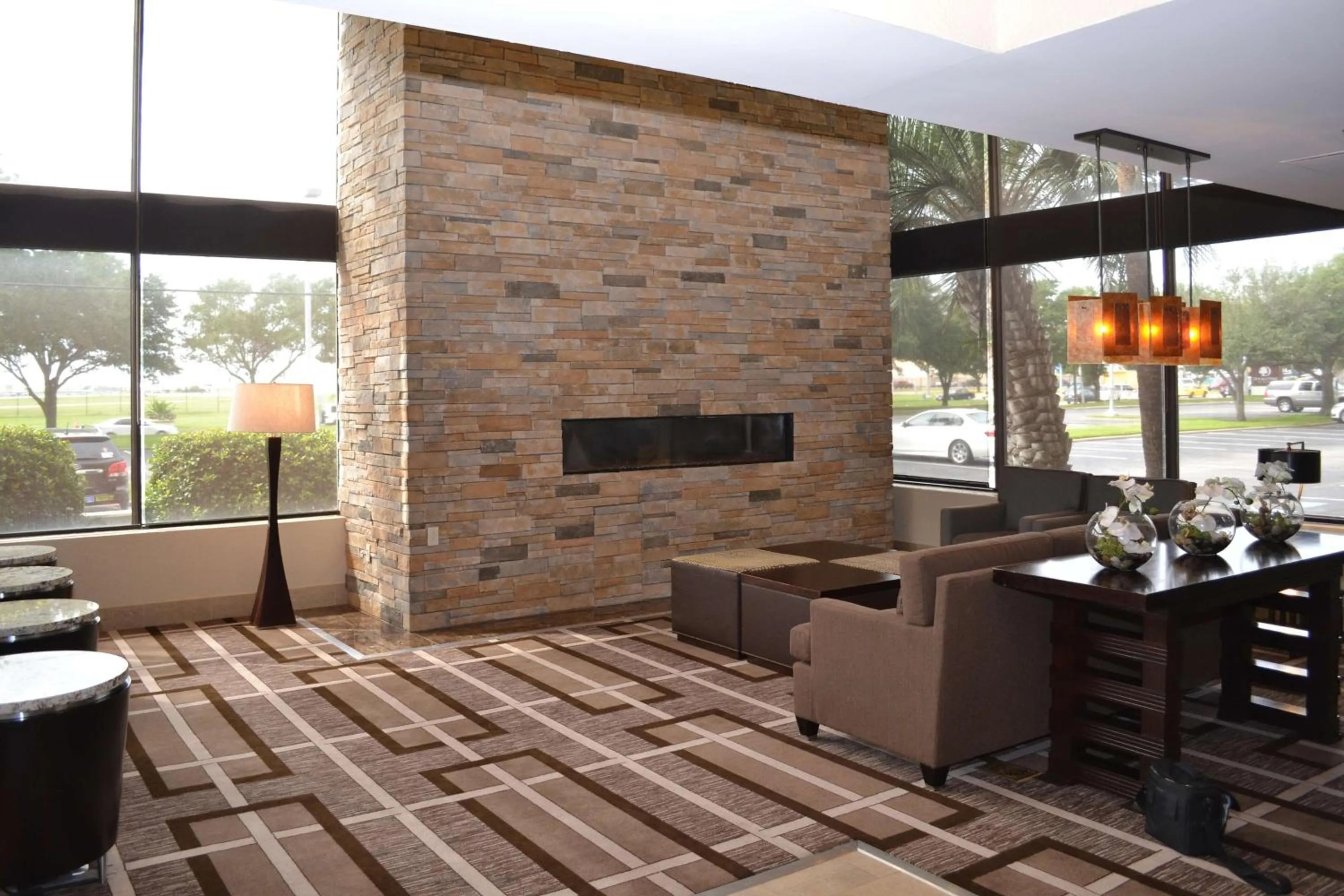 Lobby or reception in DoubleTree by Hilton Hotel Houston Hobby Airport