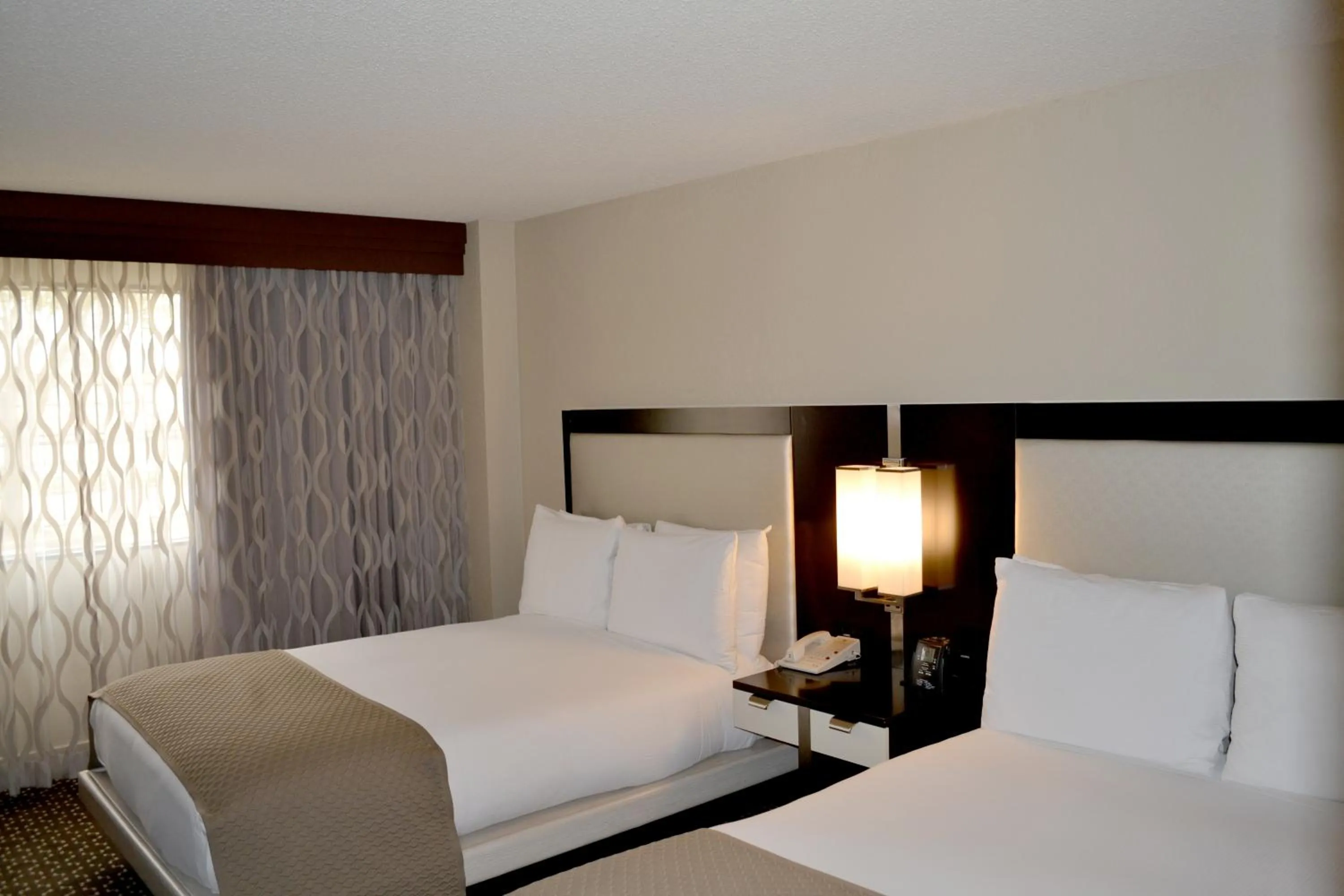 Bed in DoubleTree by Hilton Hotel Houston Hobby Airport