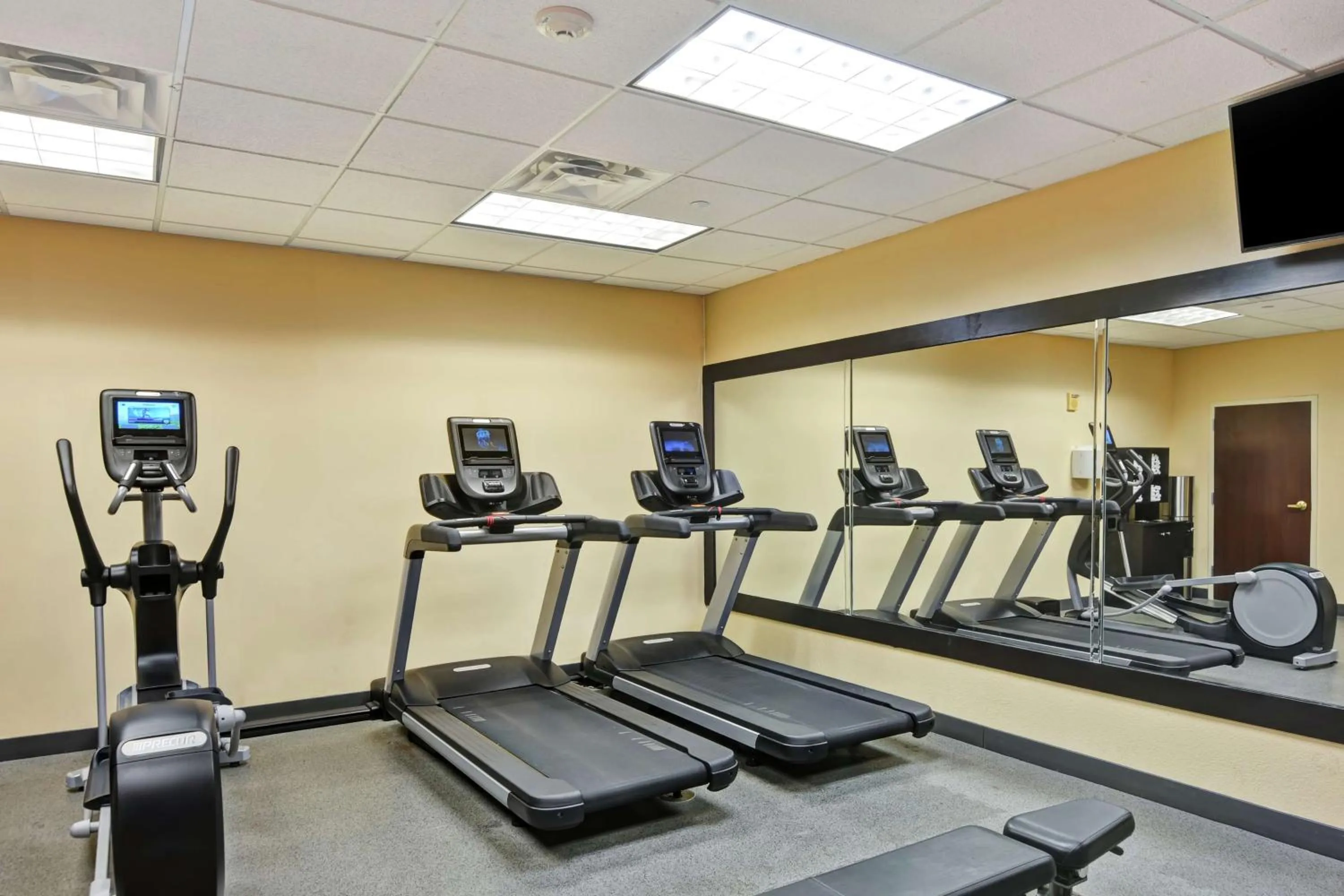 Fitness centre/facilities in Homewood Suites by Hilton Houston Near the Galleria