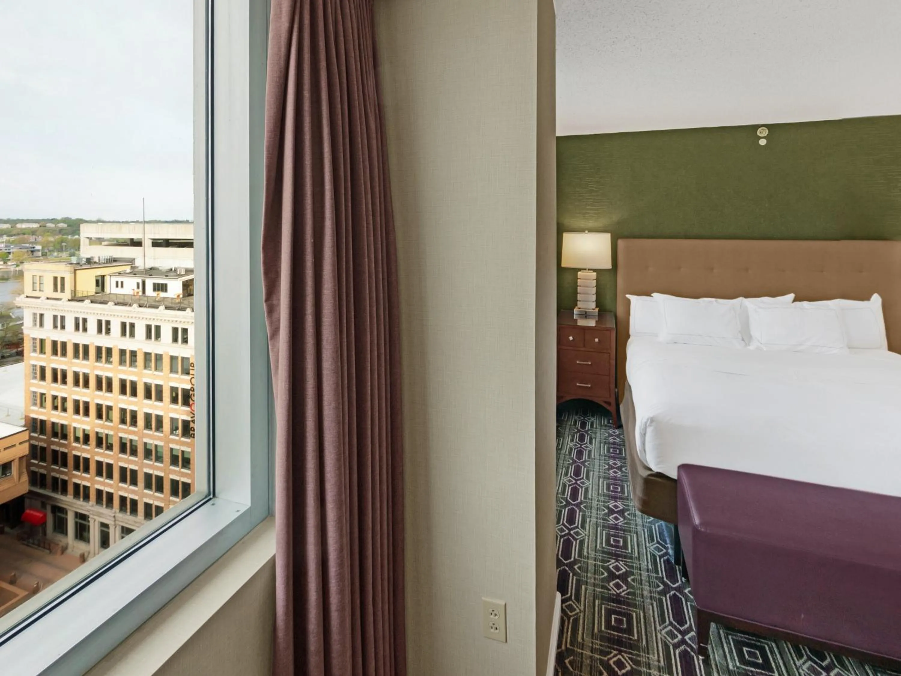 Bedroom, Bed in Hilton Harrisburg near Hershey Park