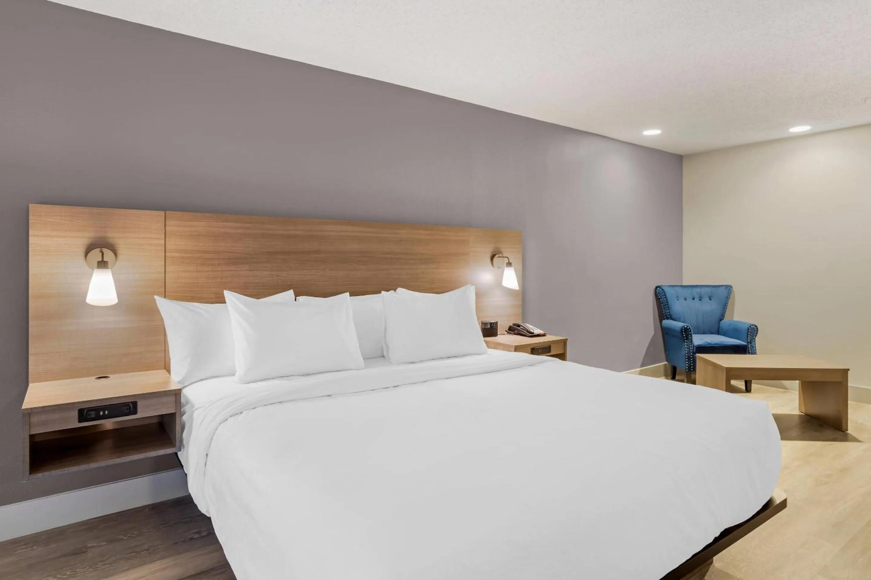 Bedroom, Bed in The Angler Hotel Livingston, an Ascend Collection Hotel