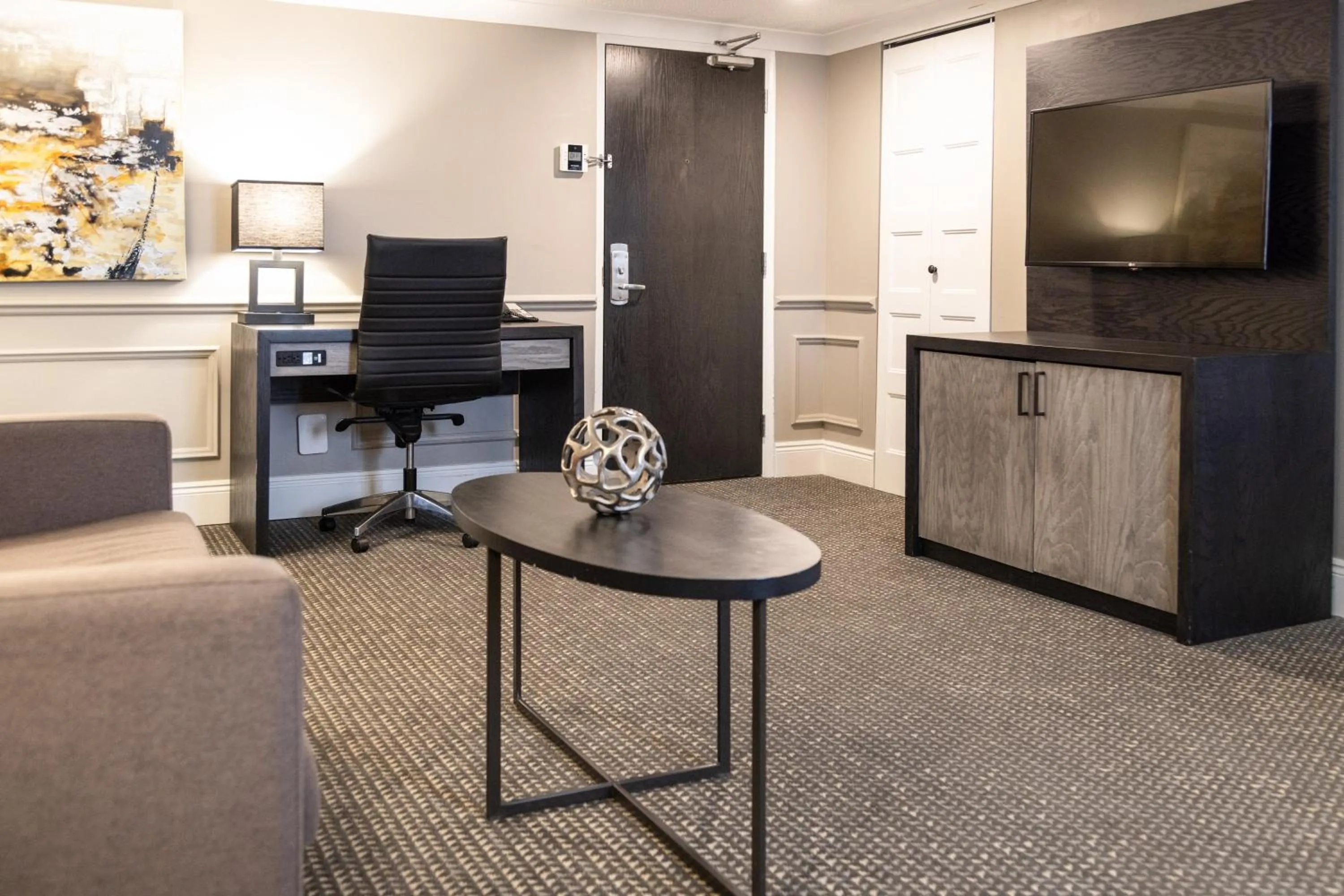 Photo of the whole room in Crowne Plaza Fredericton Lord Beaverbrook by IHG