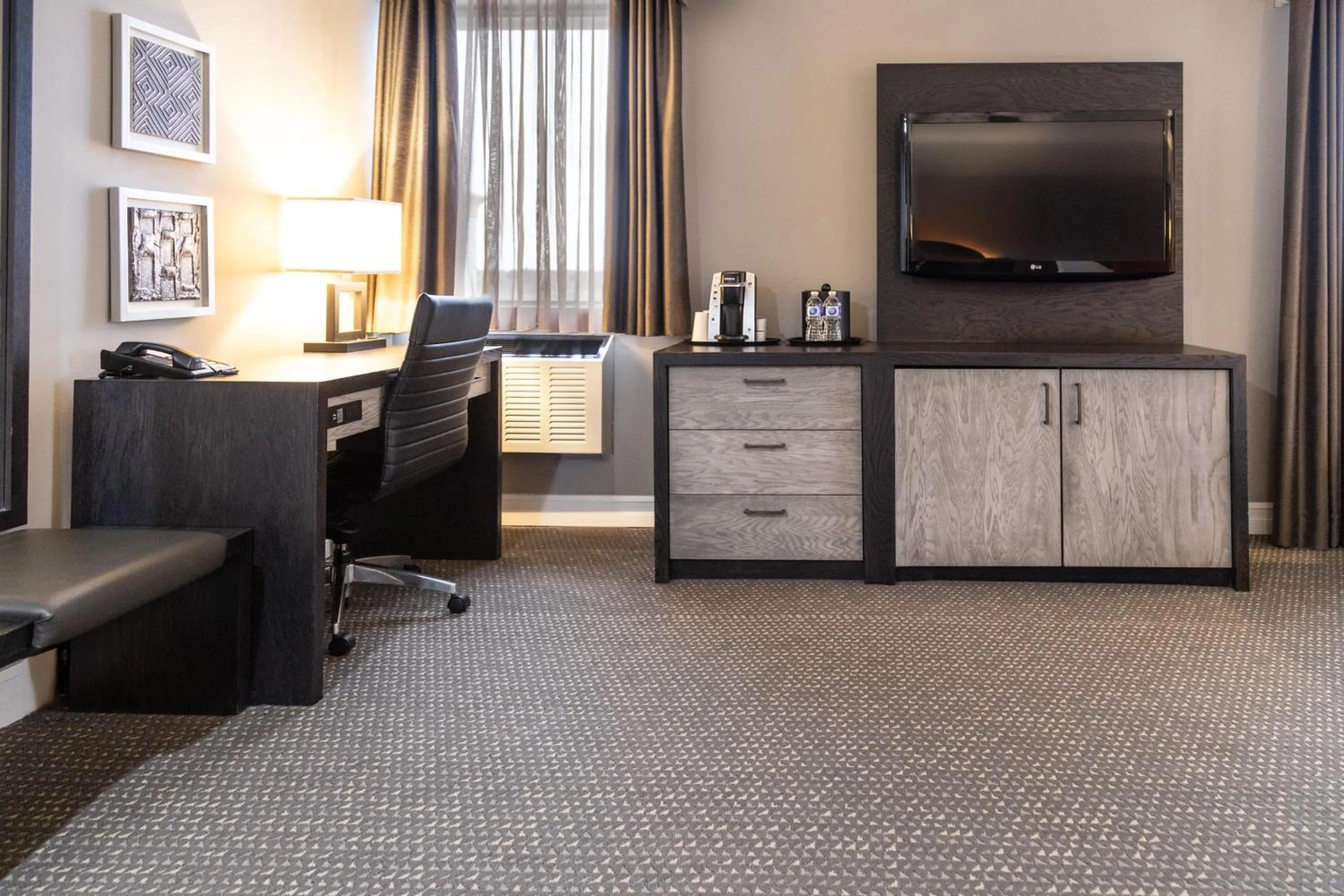 Photo of the whole room in Crowne Plaza Fredericton Lord Beaverbrook by IHG