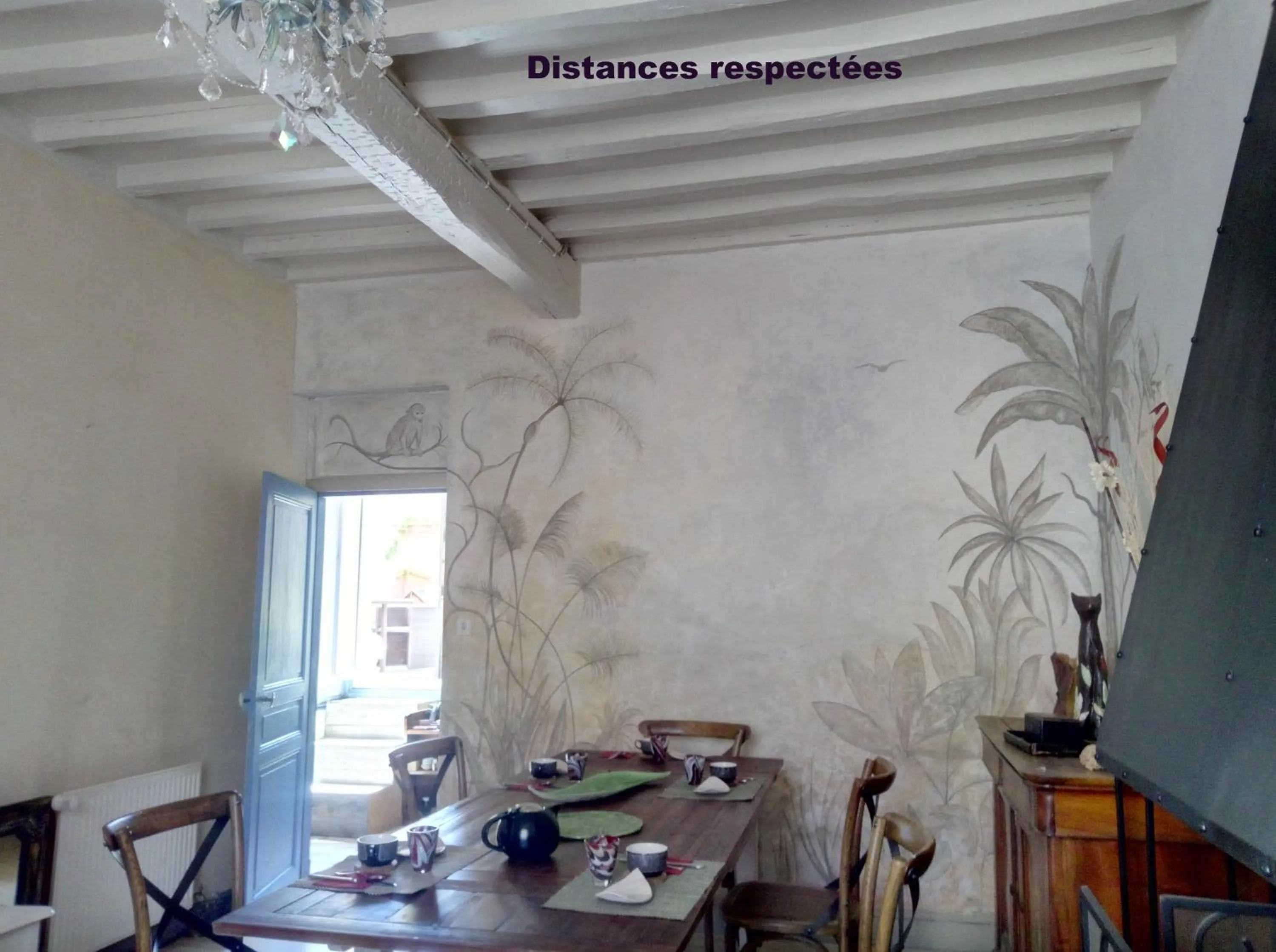 Dining area in Autan des Couleurs