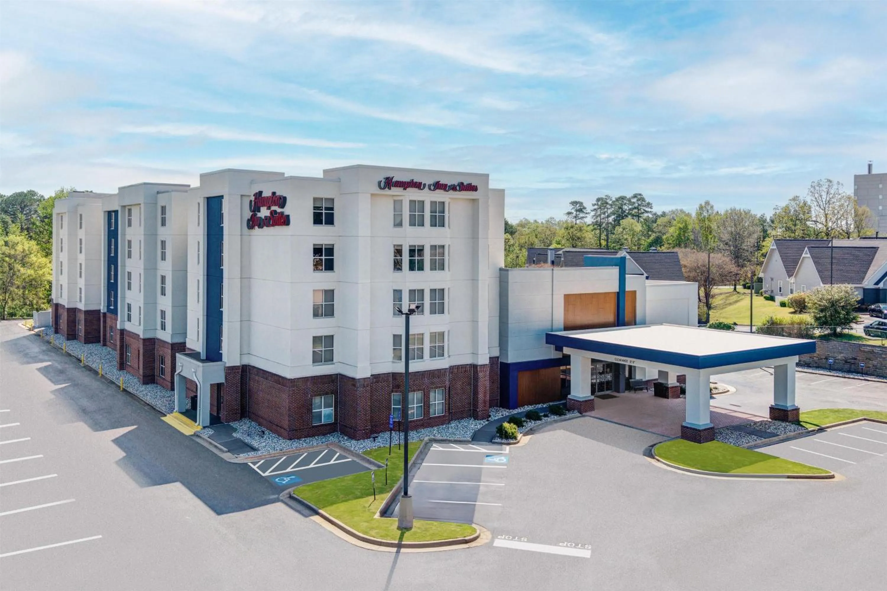 Property building in Hampton Inn & Suites West Little Rock