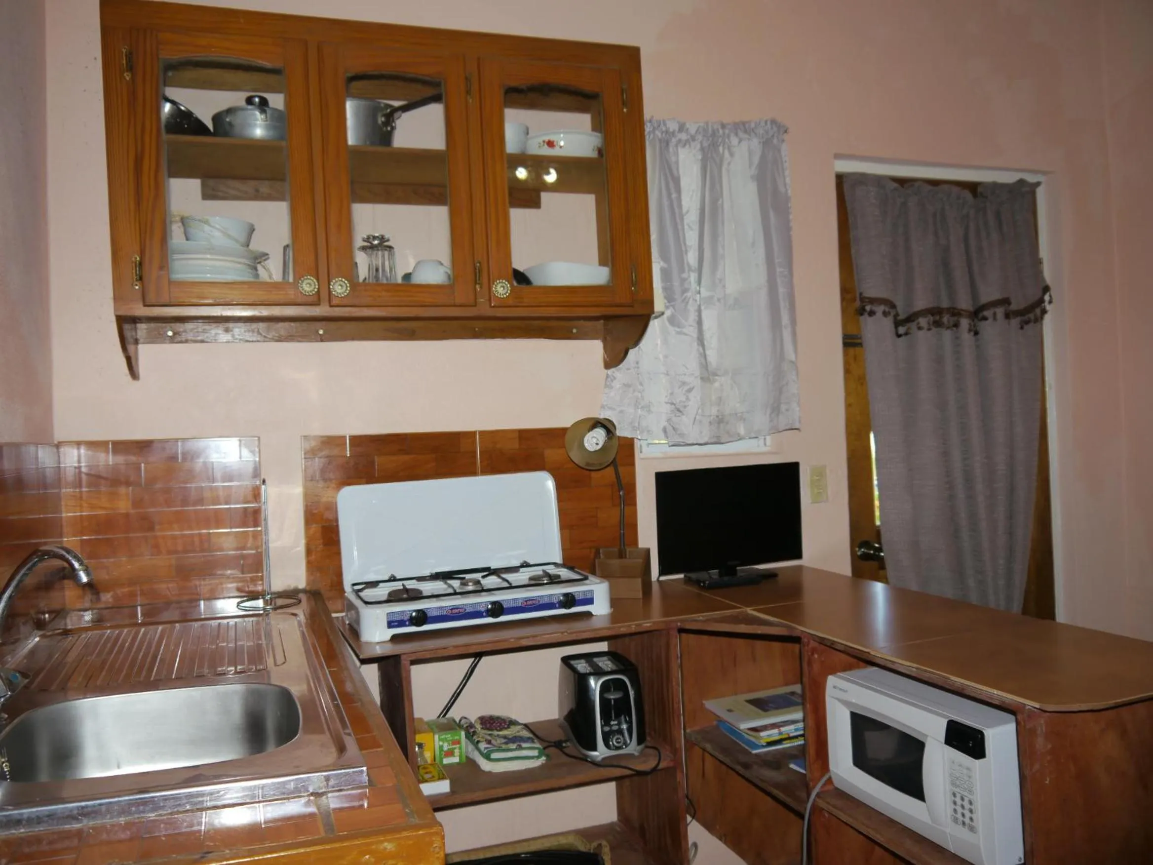 Kitchen or kitchenette in Ellen Bay Cottages