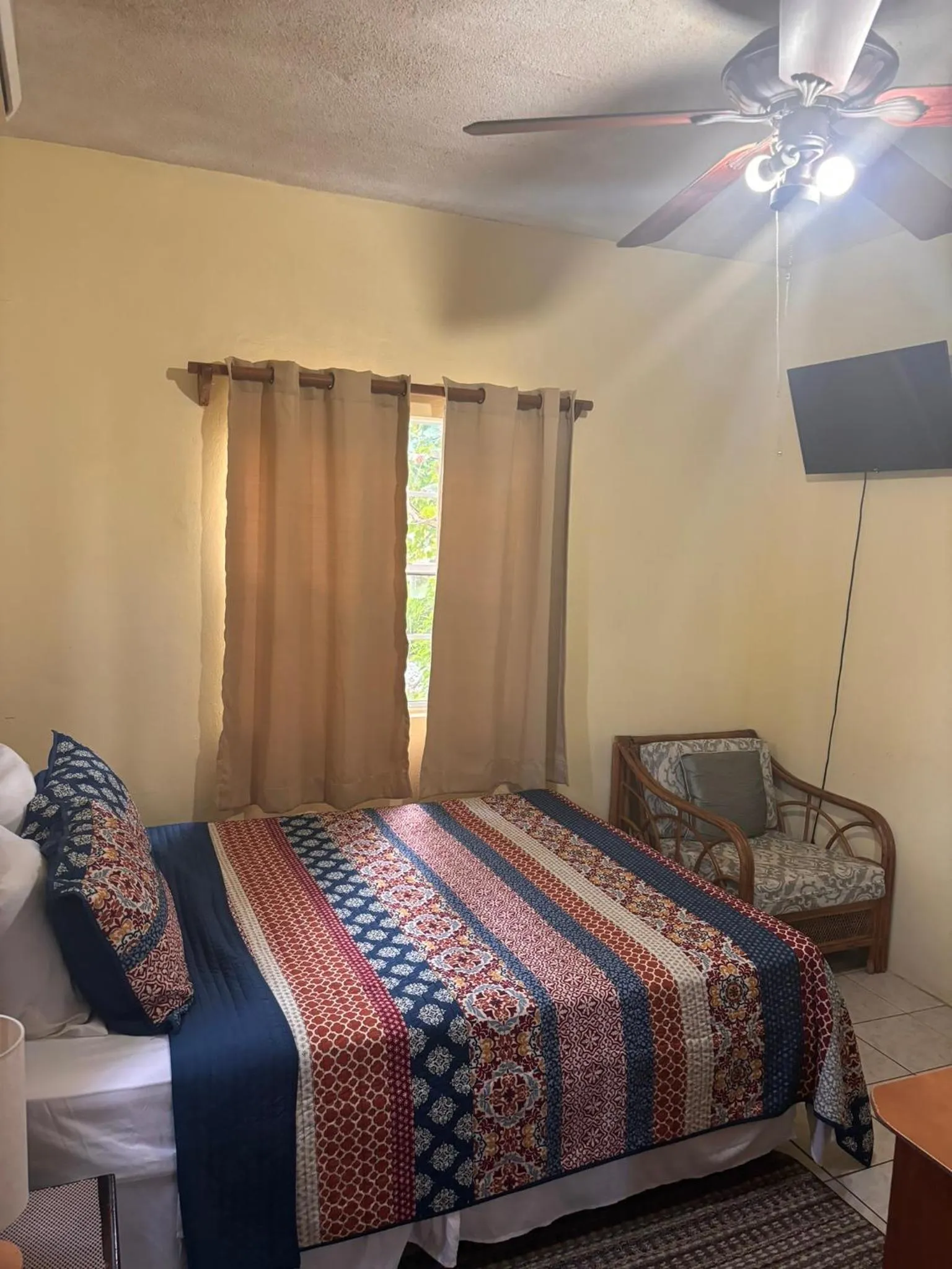 Bed in Ellen Bay Cottages