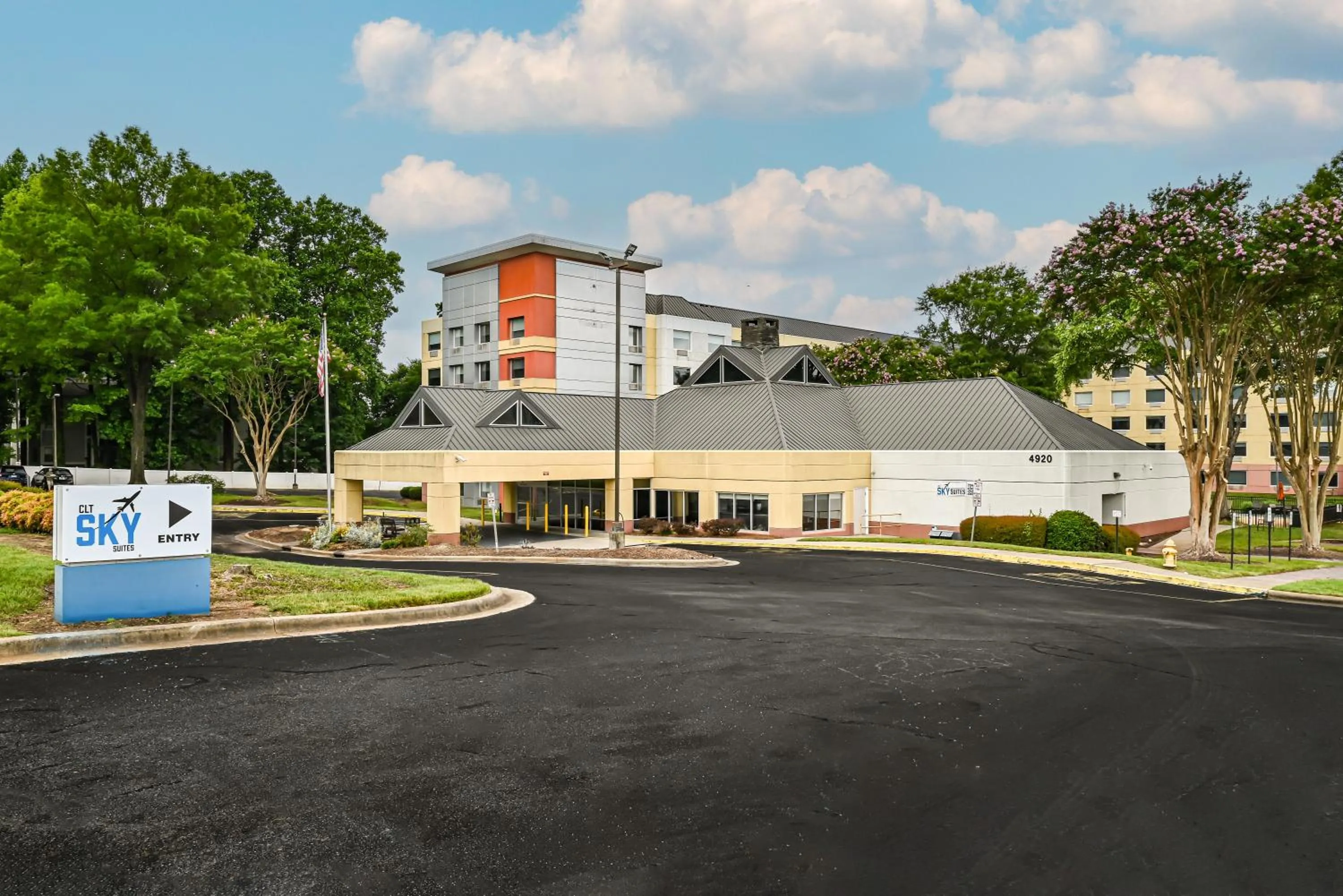Property building in Hyatt House - Charlotte Airport
