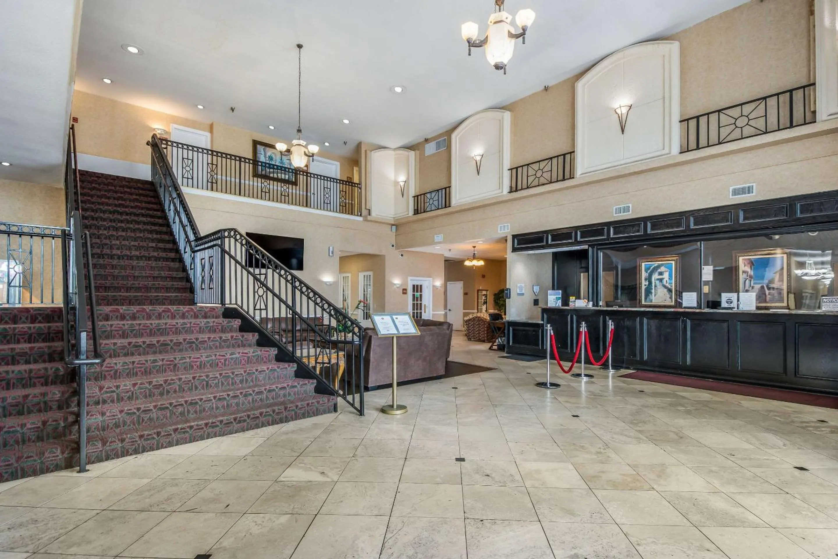 Lobby or reception in Clarion Inn & Suites Central Clearwater Beach