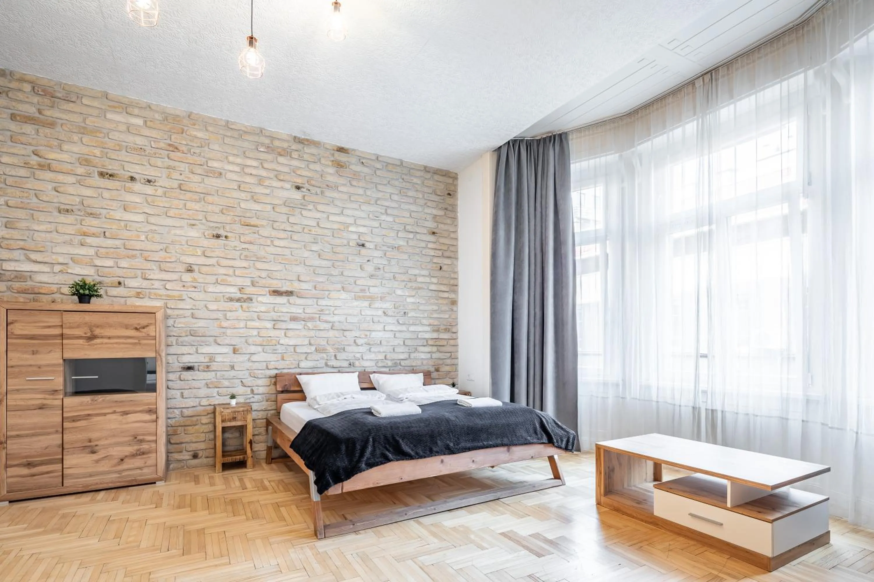Luxurious Apartments At City Center