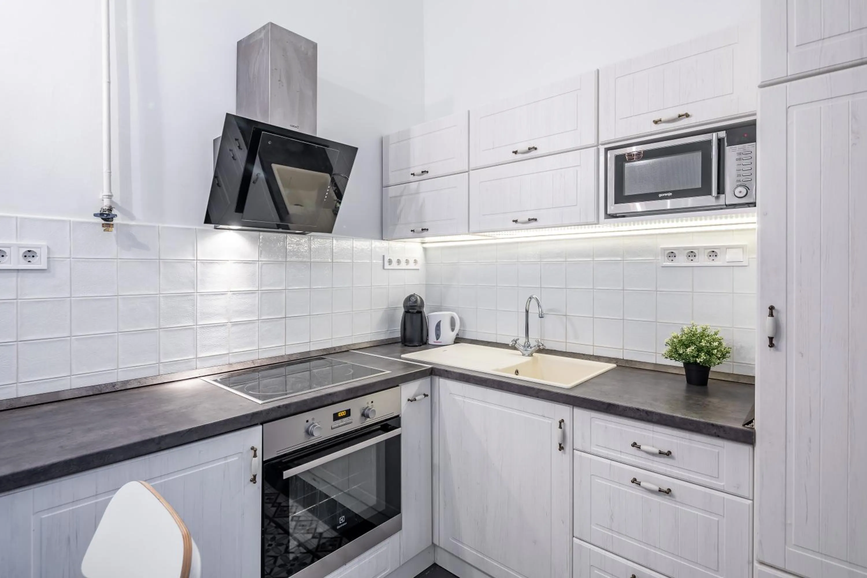 Luxurious Apartments At City Center