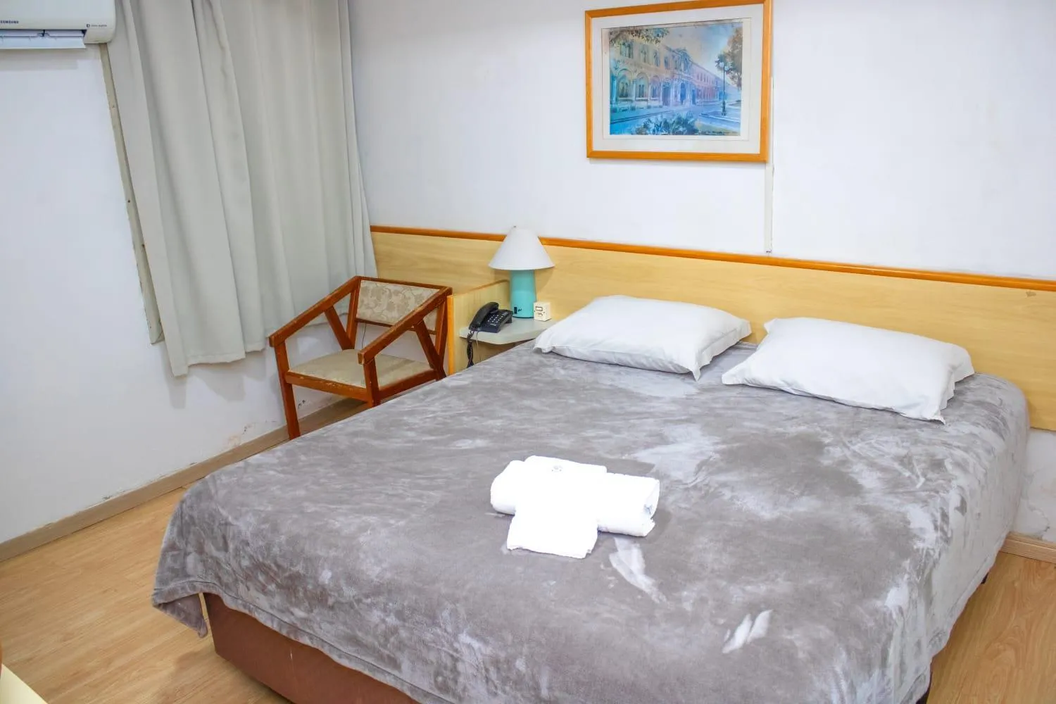 Bedroom, Bed in City Hotel