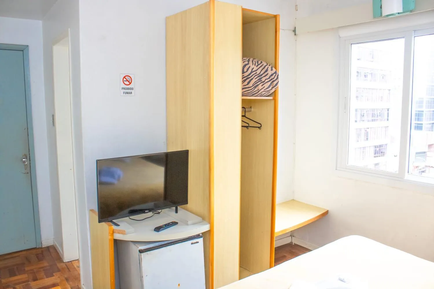 Bedroom, Bed in City Hotel