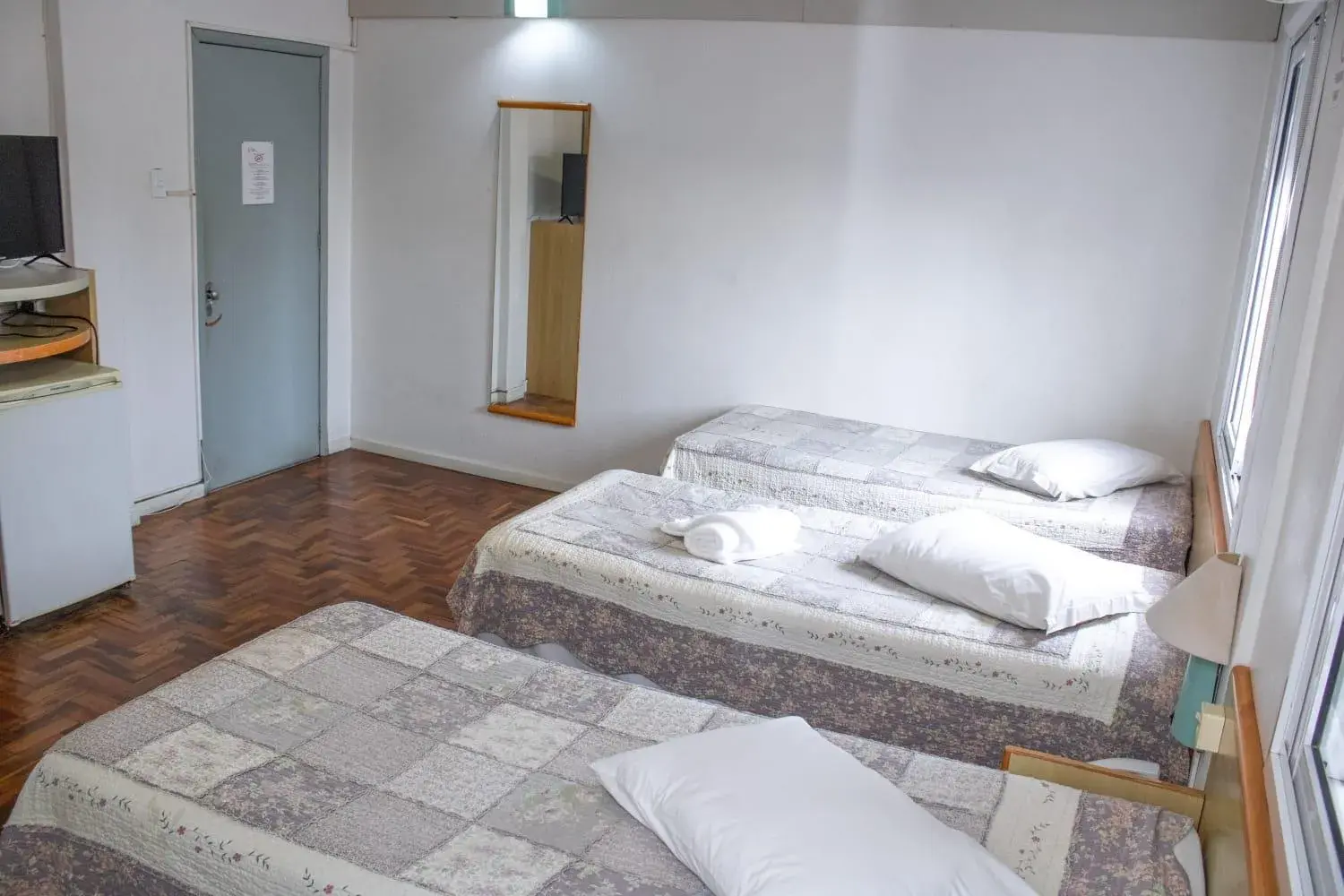 Deluxe Triple Room with 3 beds in City Hotel Deluxe Triple Room with 3 beds in City Hotel