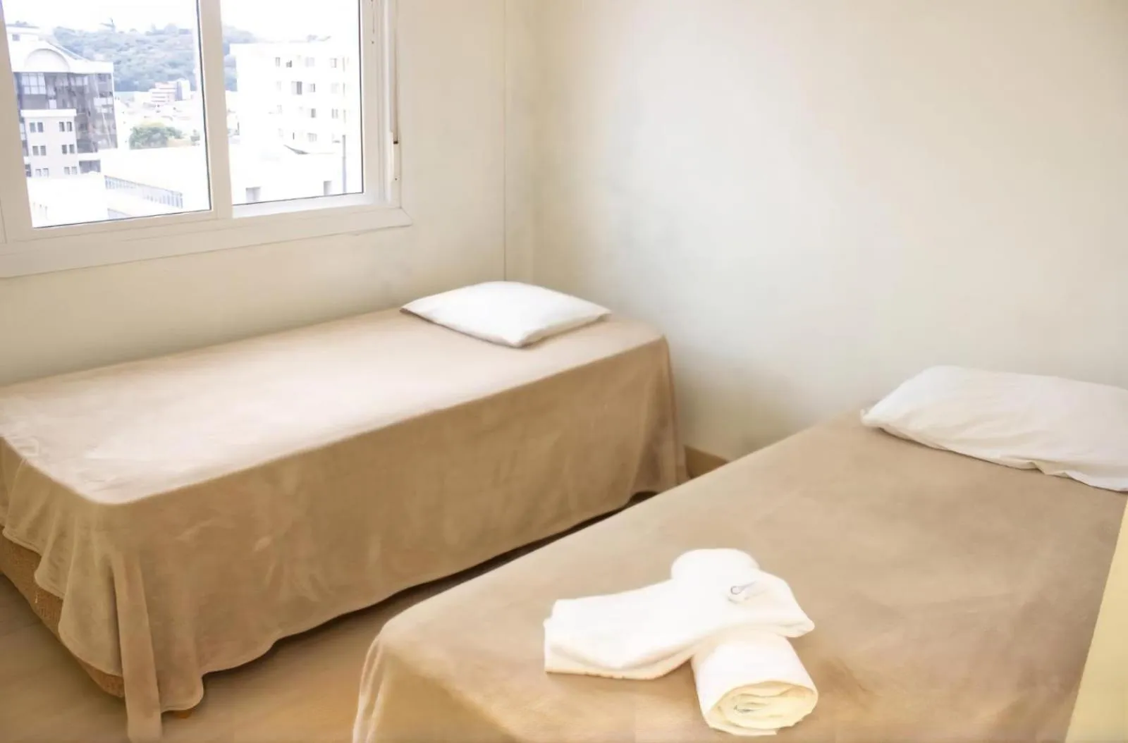 Bedroom, Bed in City Hotel