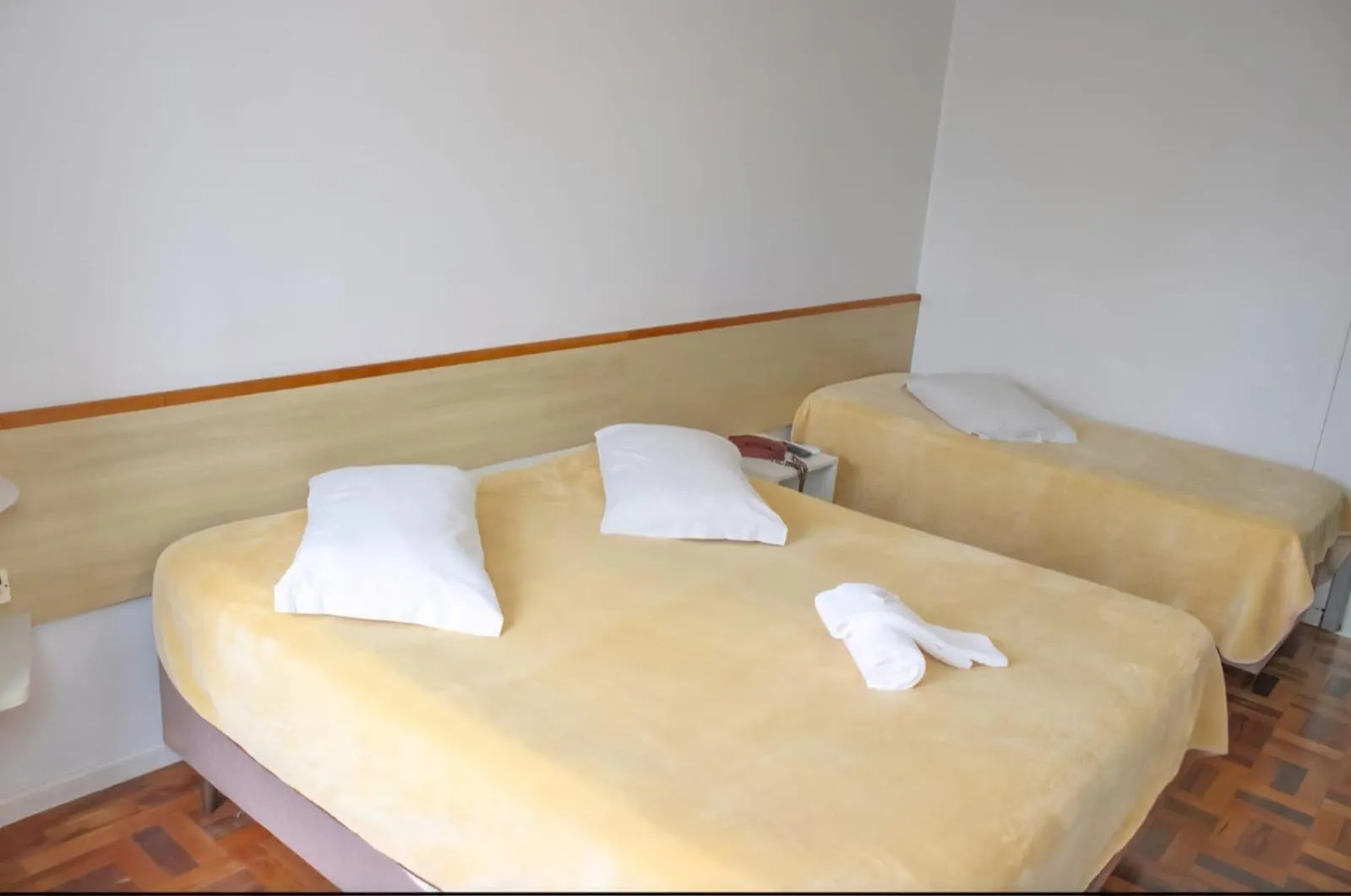 Bedroom, Bed in City Hotel