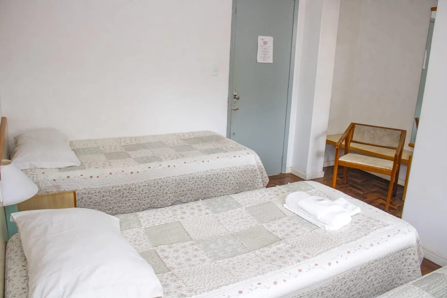 Bedroom, Bed in City Hotel