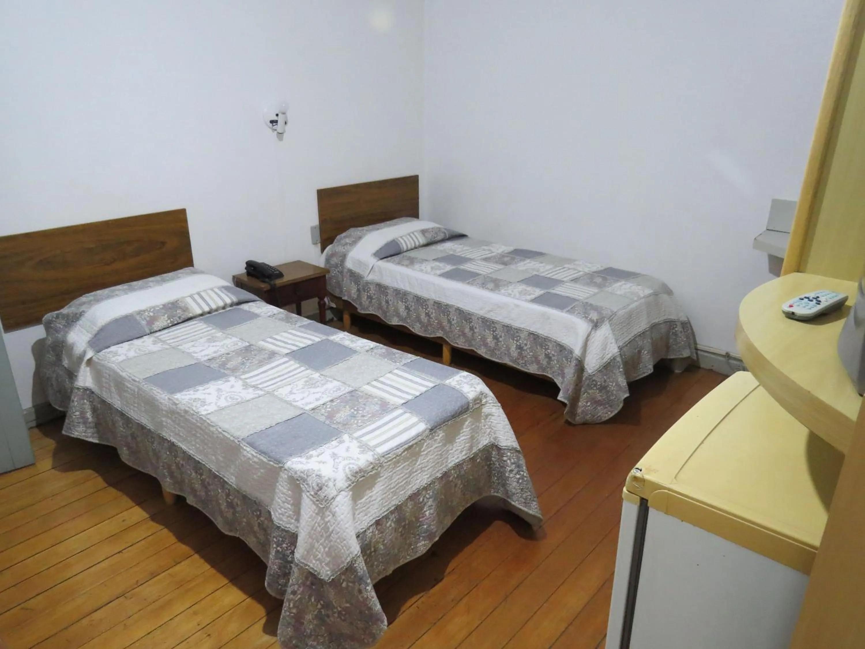 Bedroom, Bed in City Hotel