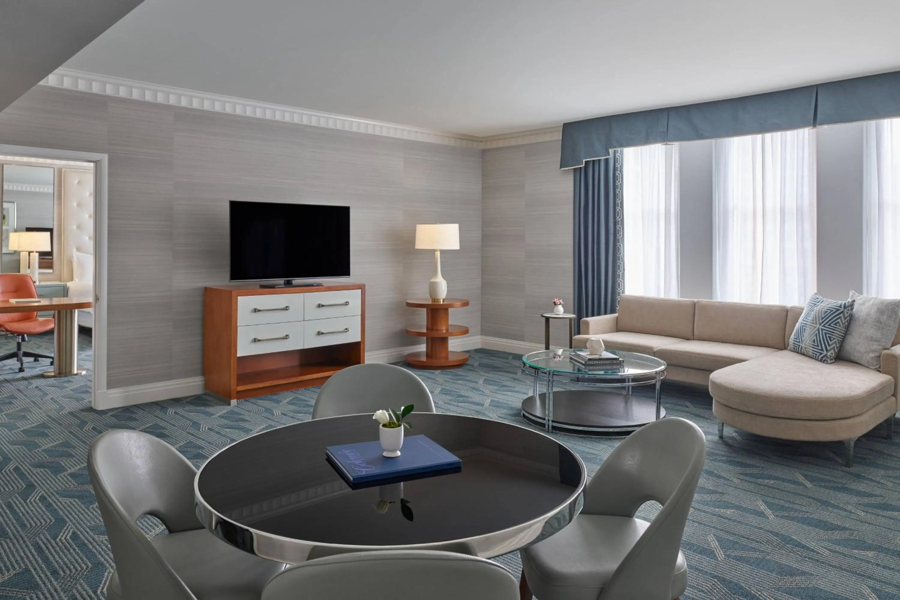 Living room in The Brown Palace Hotel and Spa, Autograph Collection