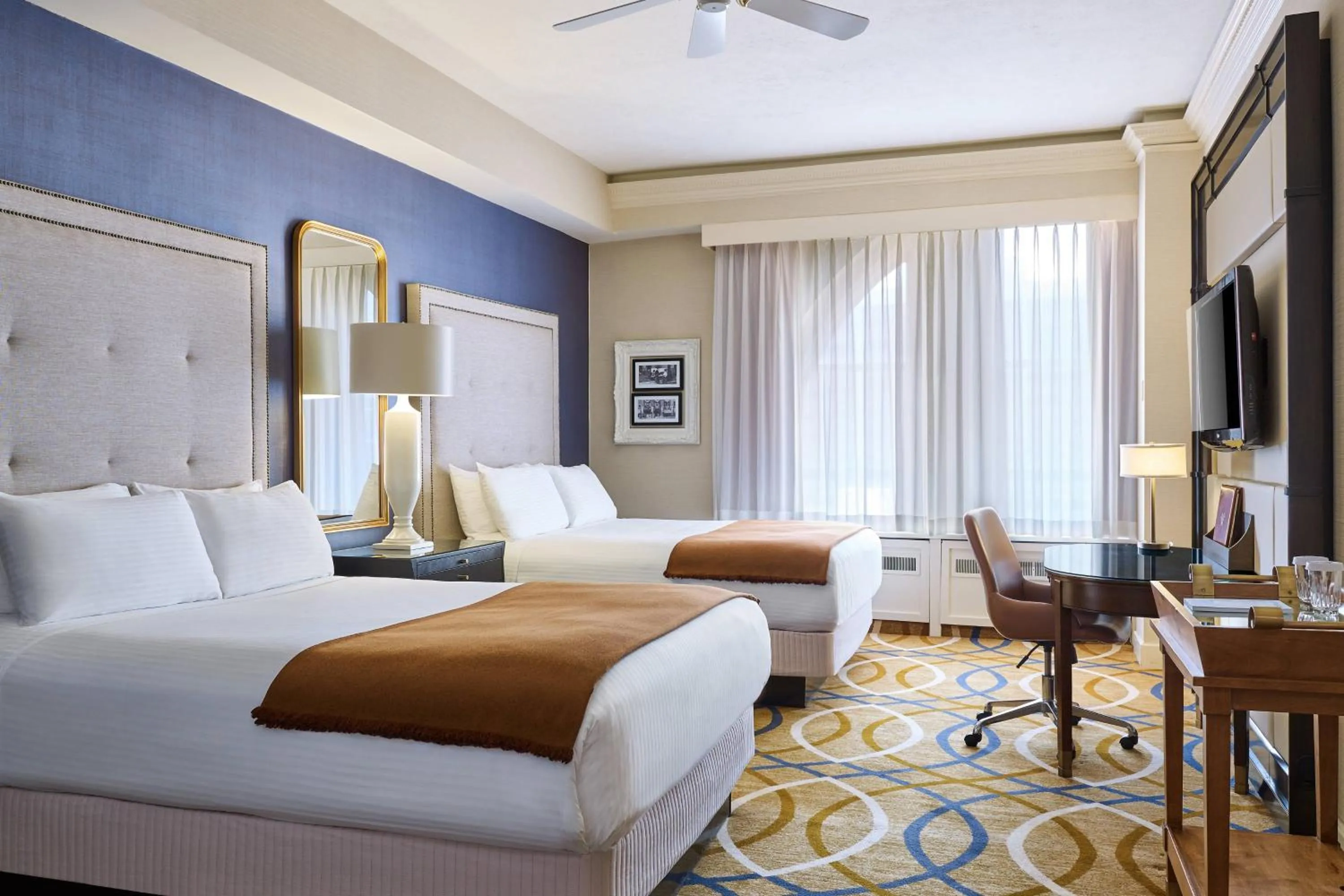 Photo of the whole room, Bed in The Brown Palace Hotel and Spa, Autograph Collection