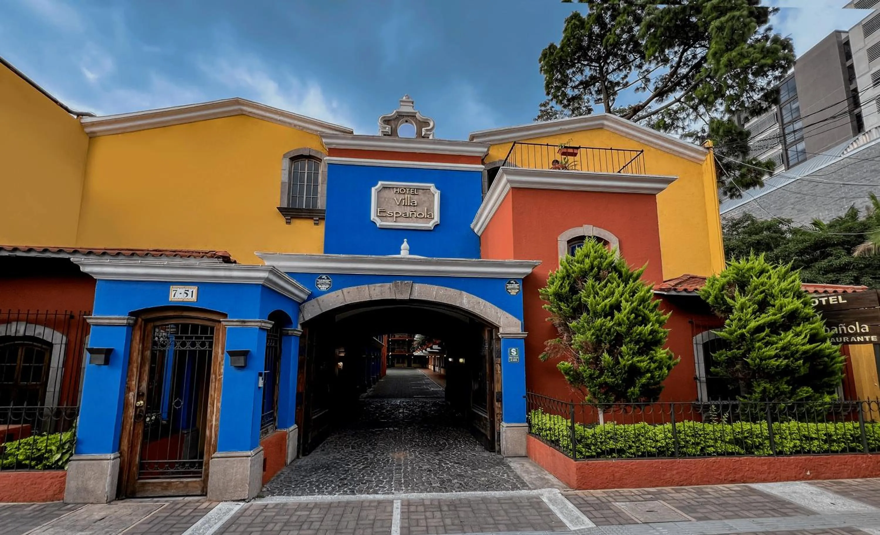 Property building in Hotel Villa Española