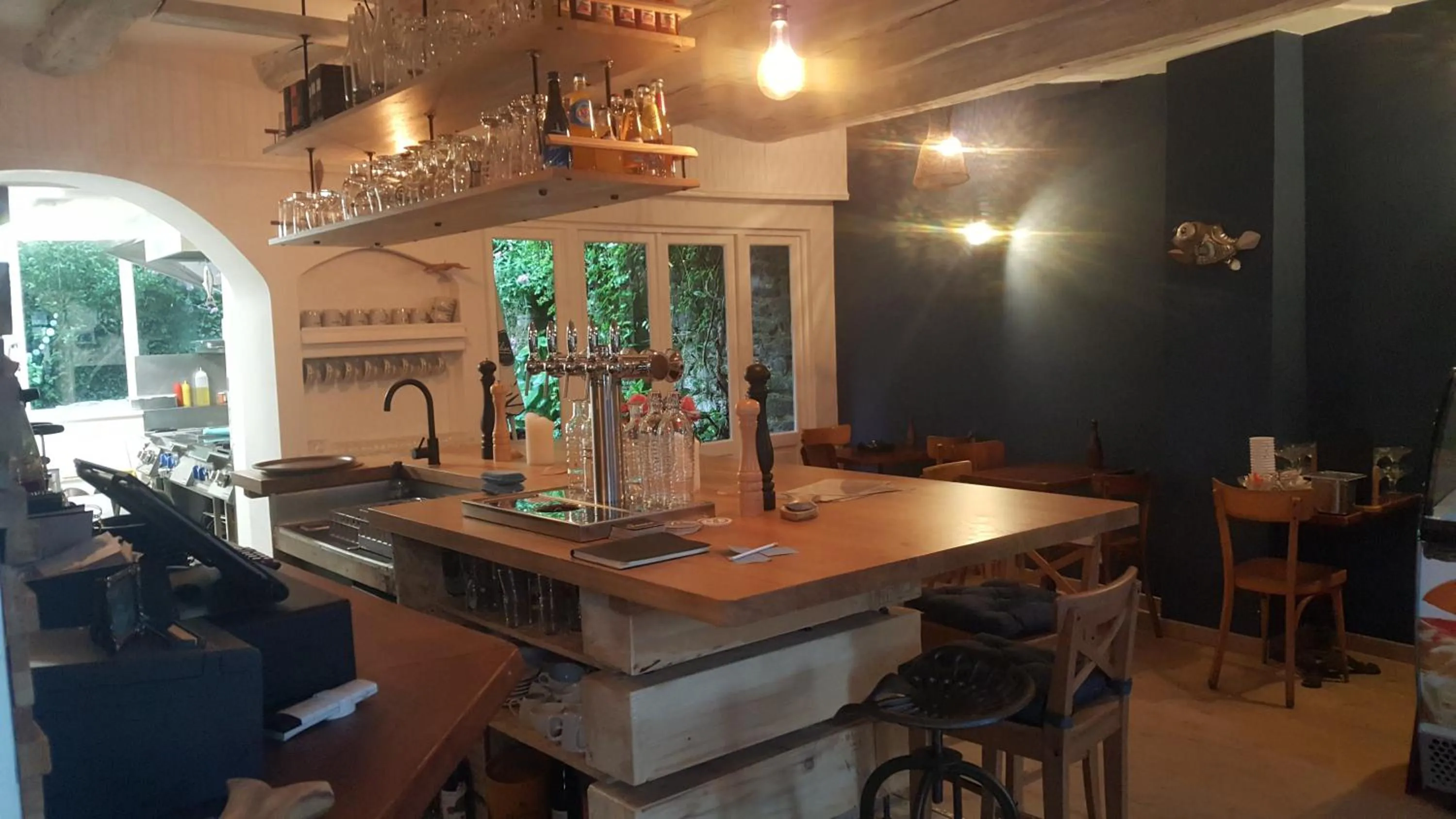 Alcoholic drinks in Le Poisson Ivre