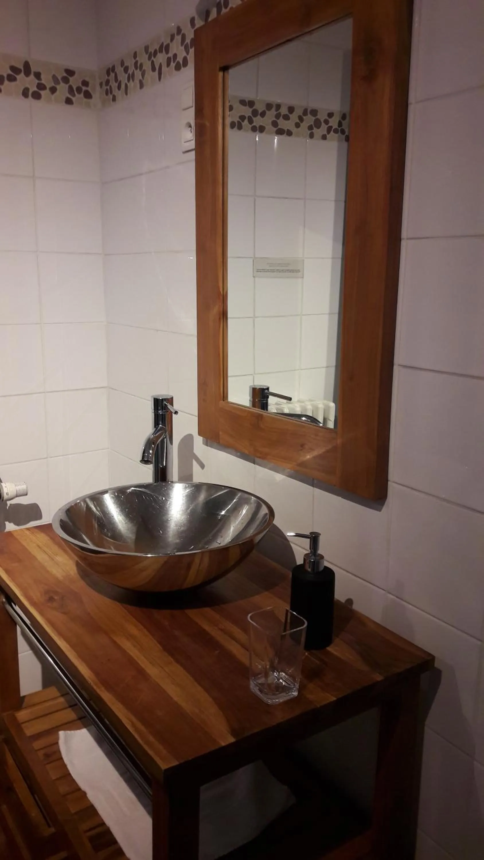 Bathroom in Le Poisson Ivre