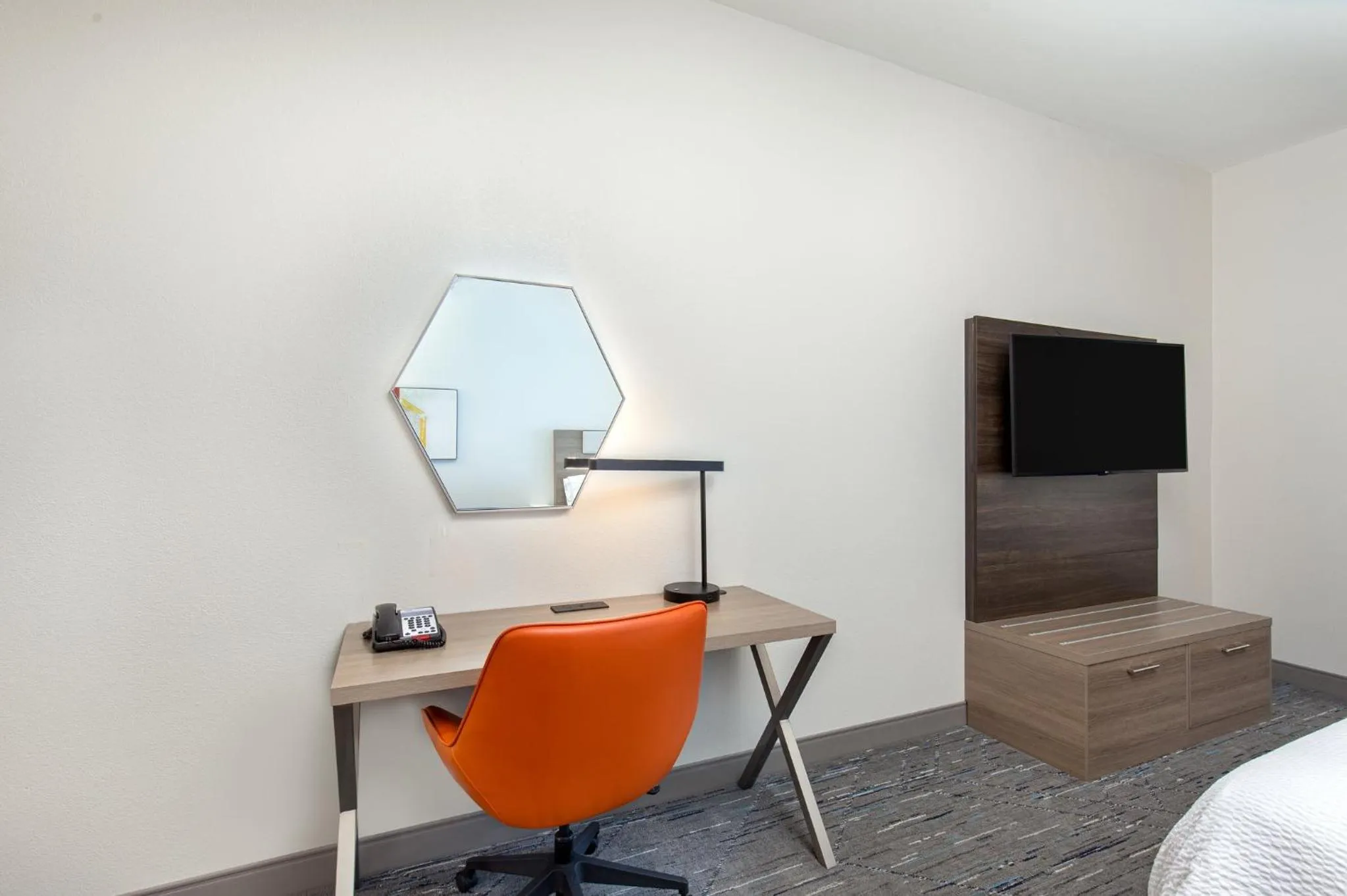 Photo of the whole room, Bed in Holiday Inn Express Savannah South I-95 Richmond Hill by IHG