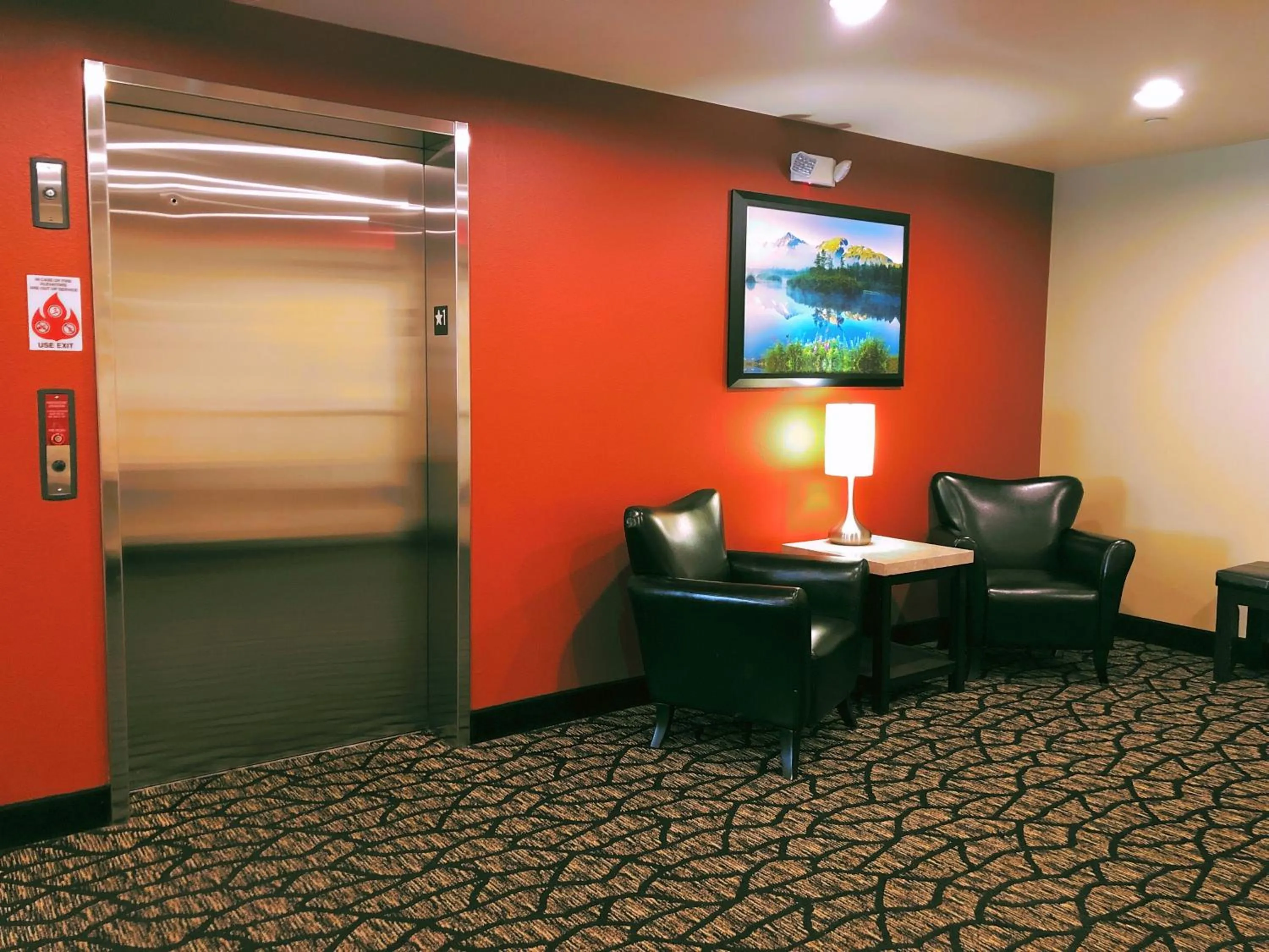 Seating area in Aspen Suites Hotel Juneau