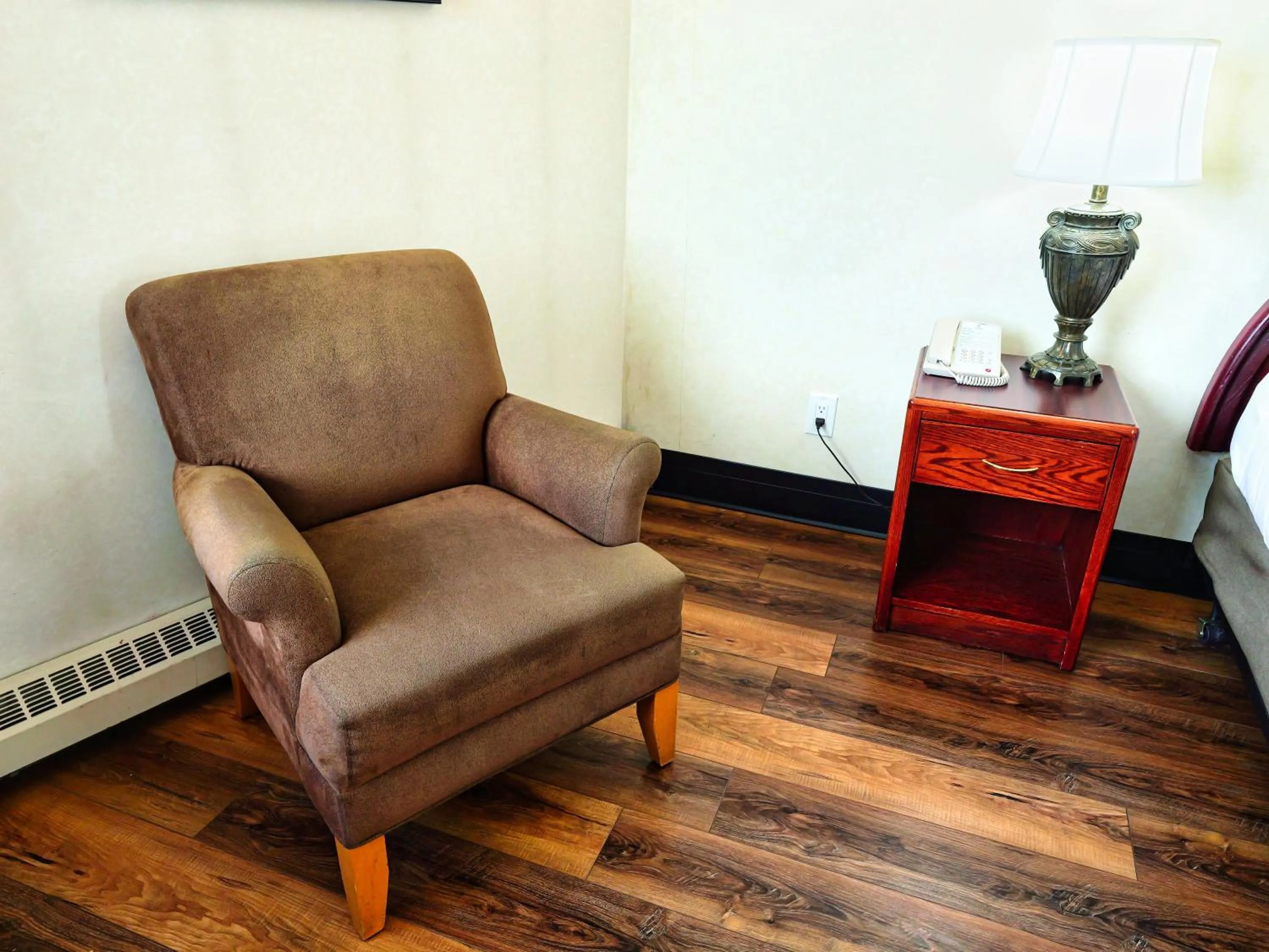 Continental Inn & Suites