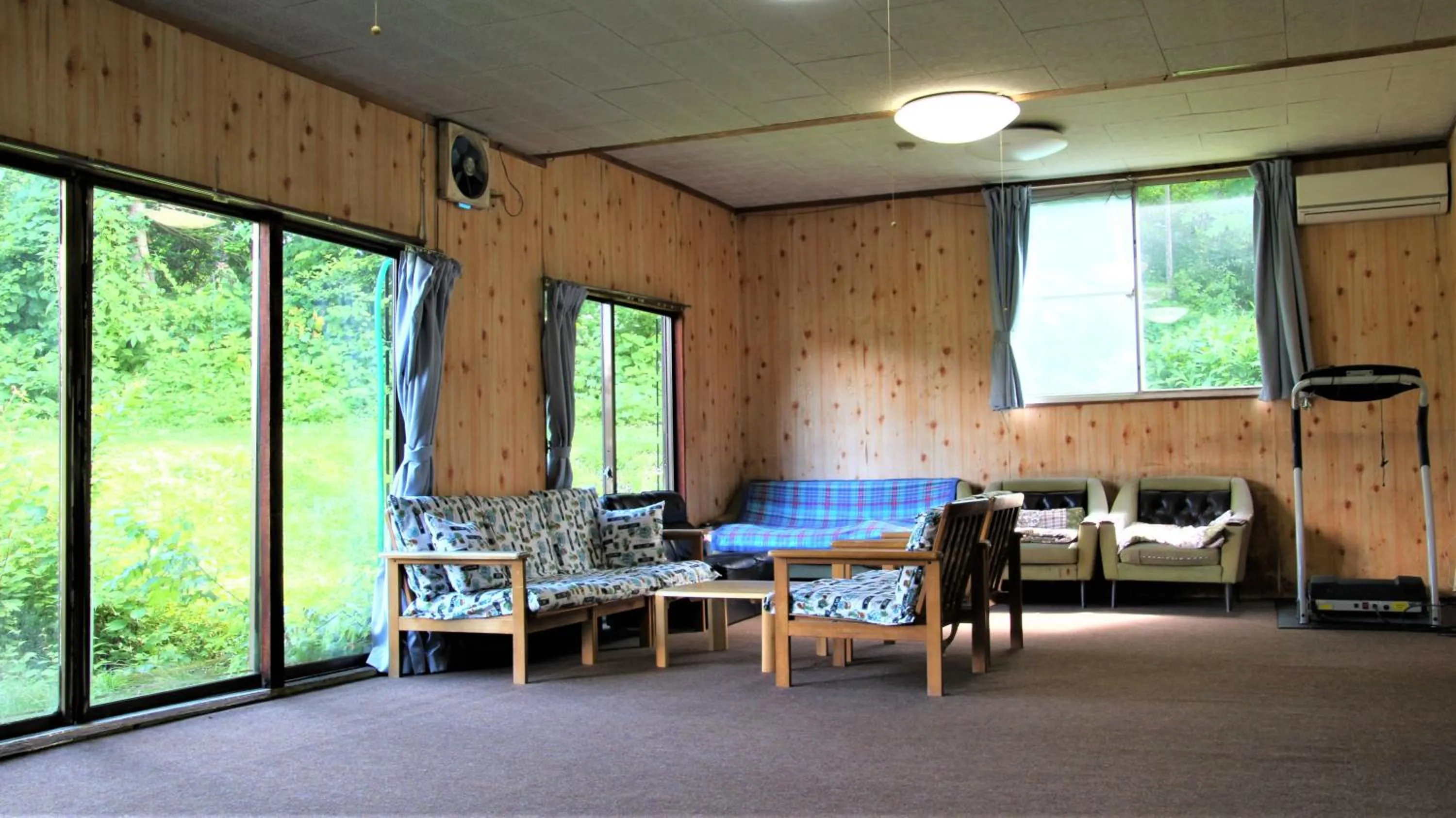 Decorative detail in Lodge Oakland