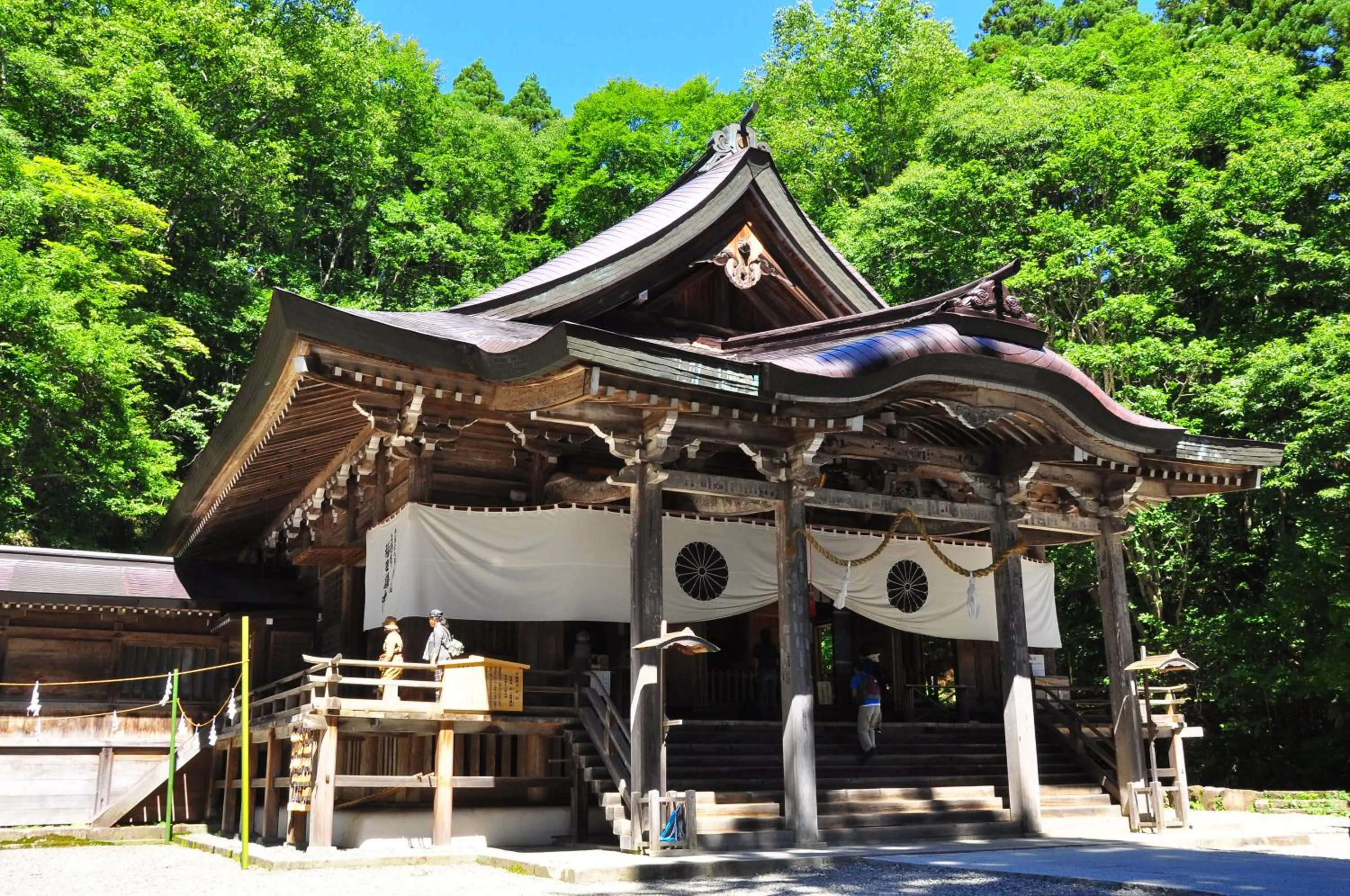 Nearby landmark in Lodge Oakland