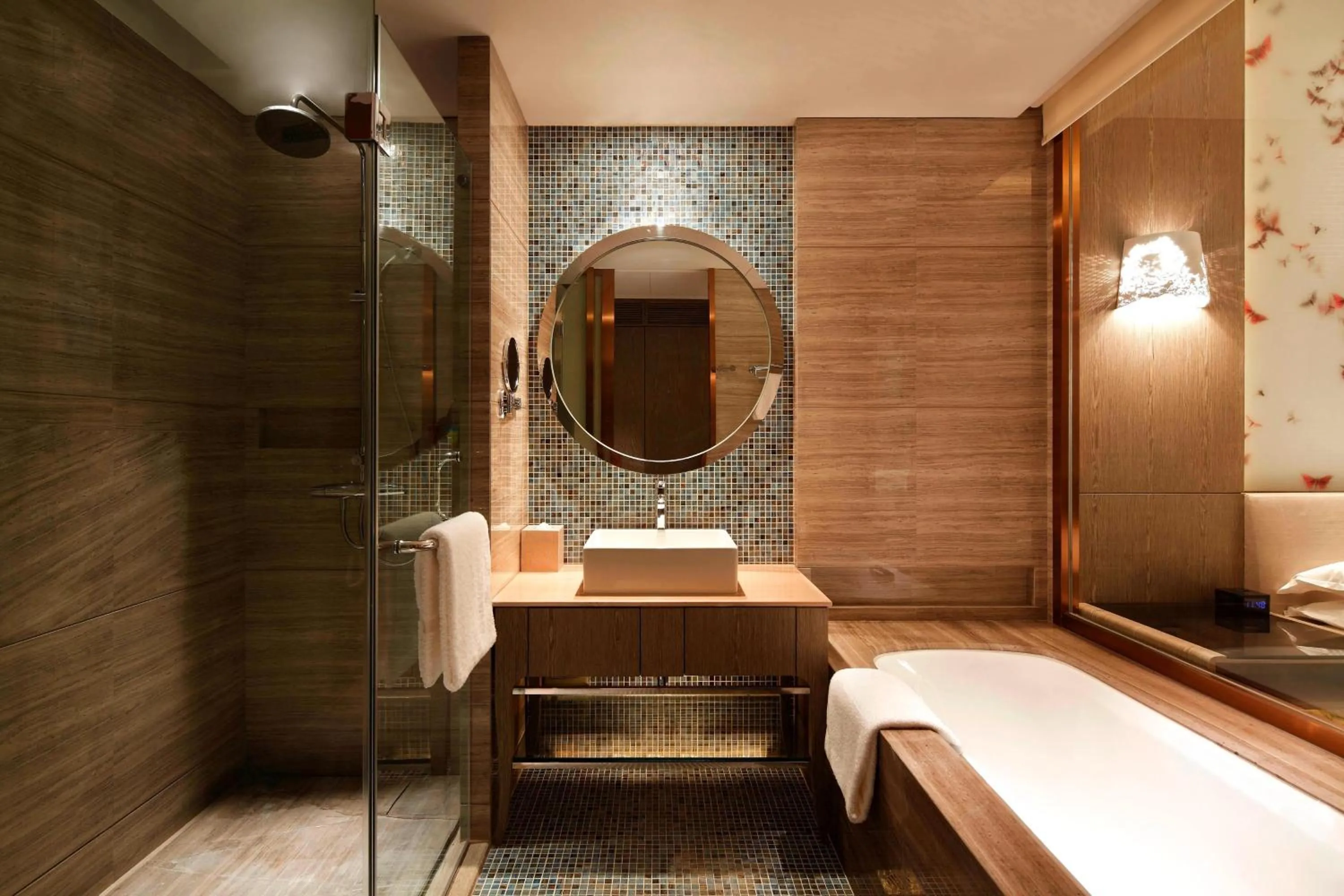 Bathroom, Bed in Four Points by Sheraton Luohe