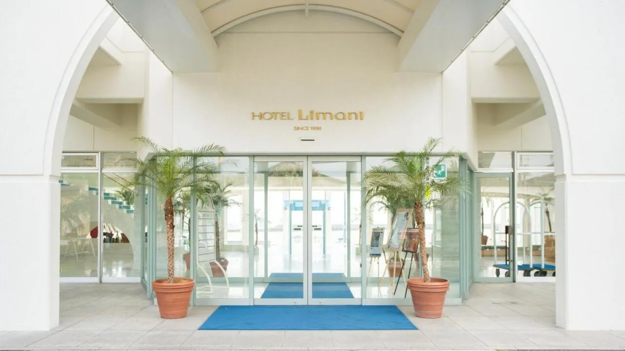 Facade/entrance in Hotel Limani