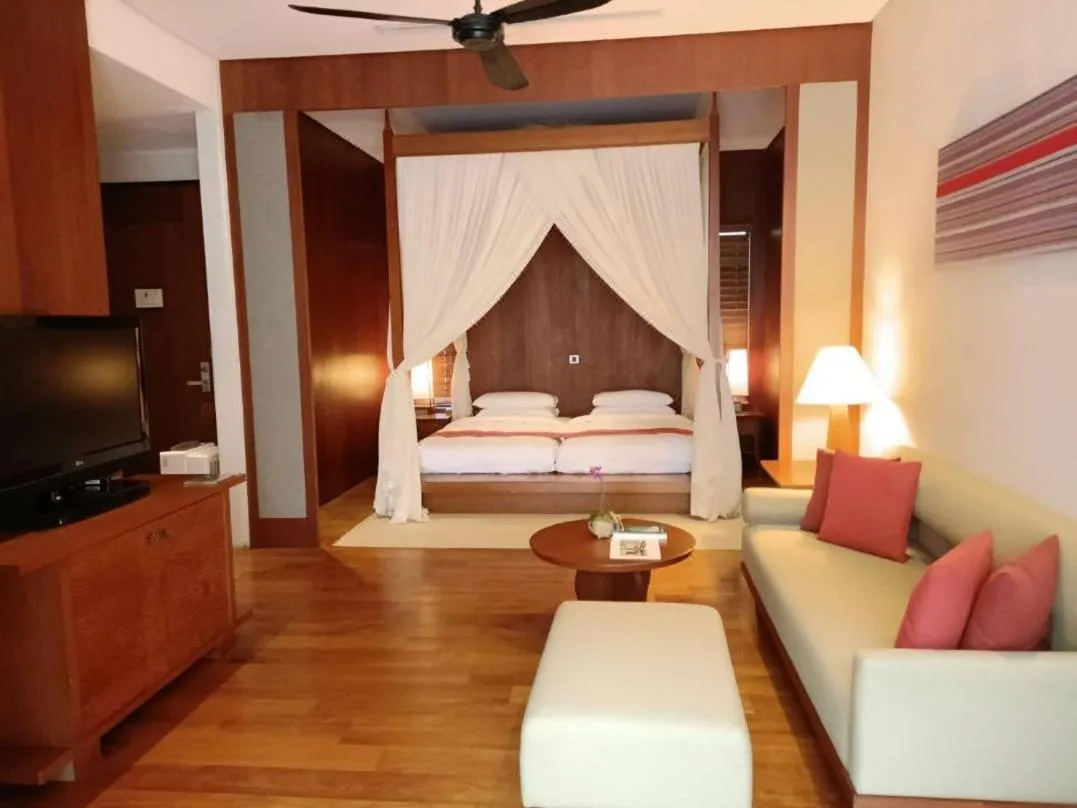 Photo of the whole room, Bed in Volando Urai Spring Spa & Resort