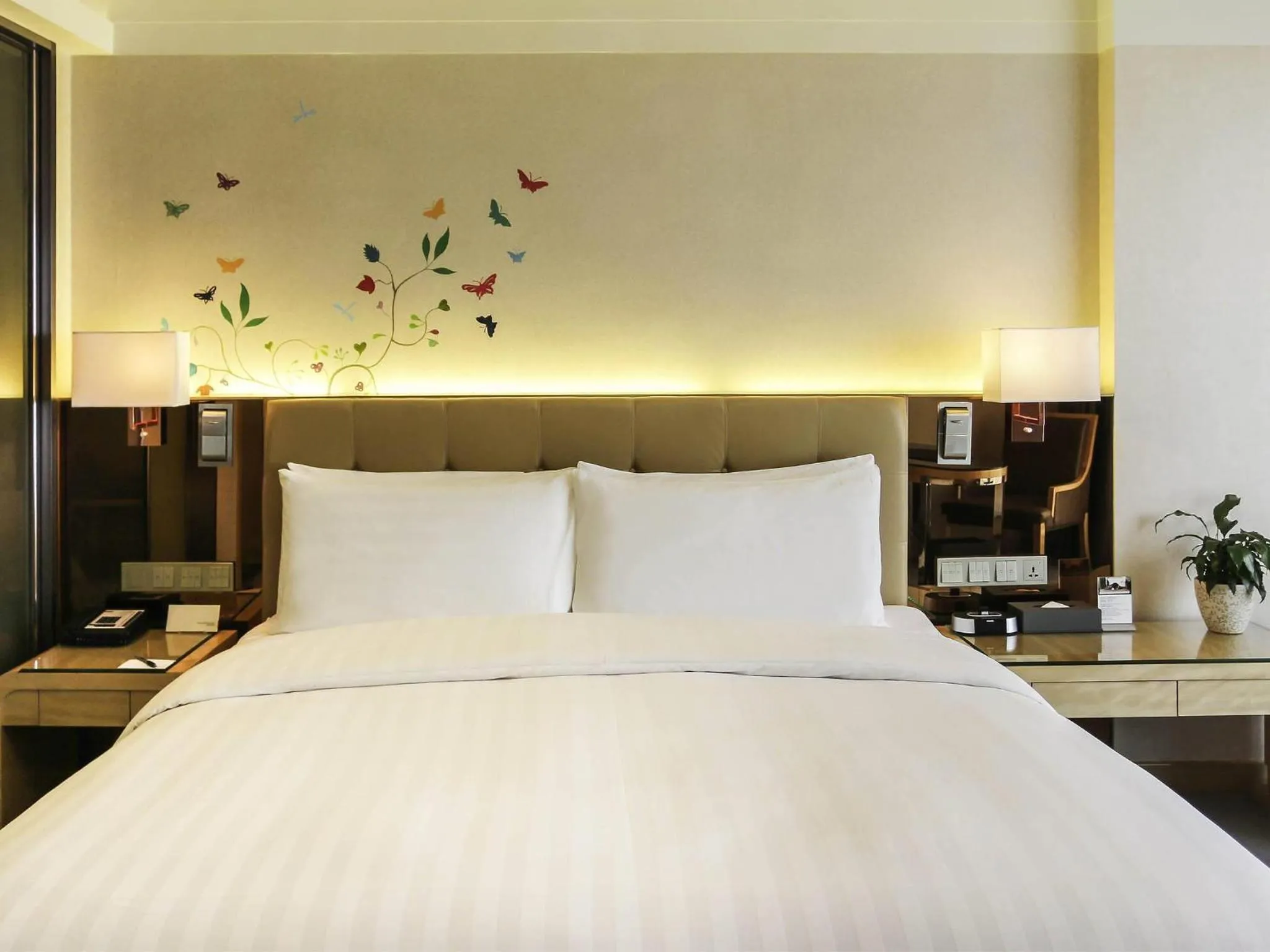 Bedroom, Bed in Pullman Linyi Lushang
