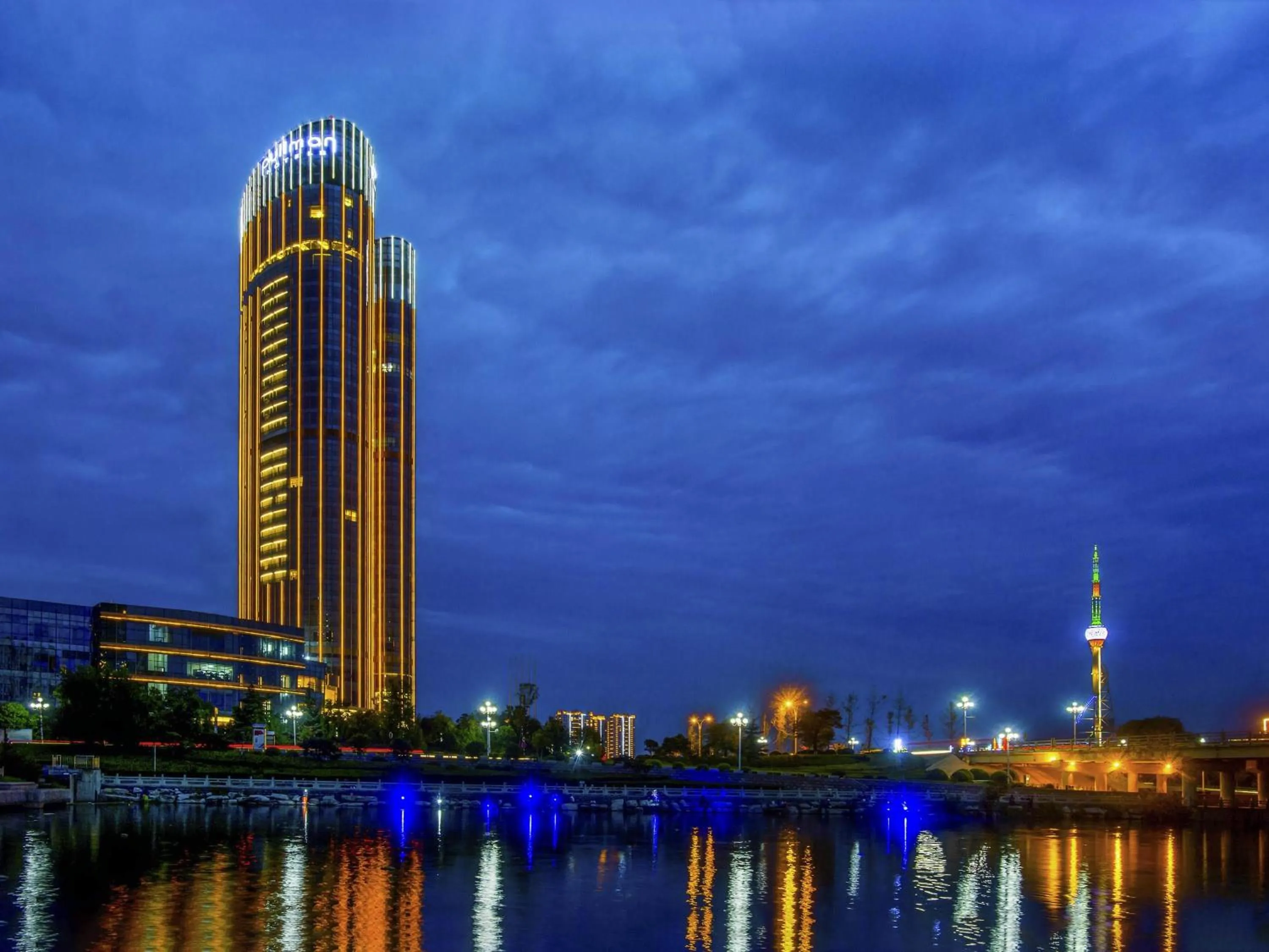 Property building in Pullman Linyi Lushang