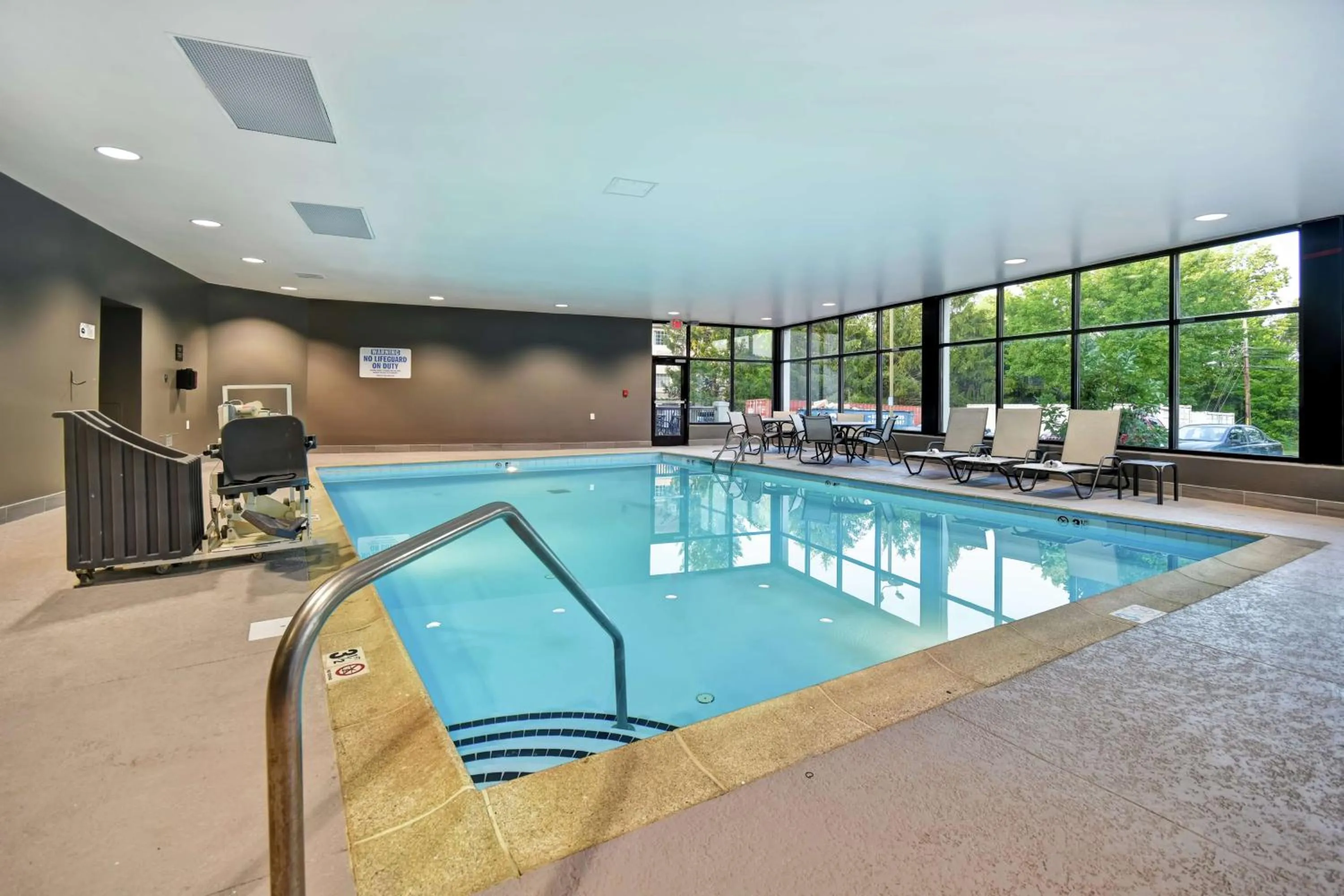 Pool view in Hampton Inn Lexington I-75