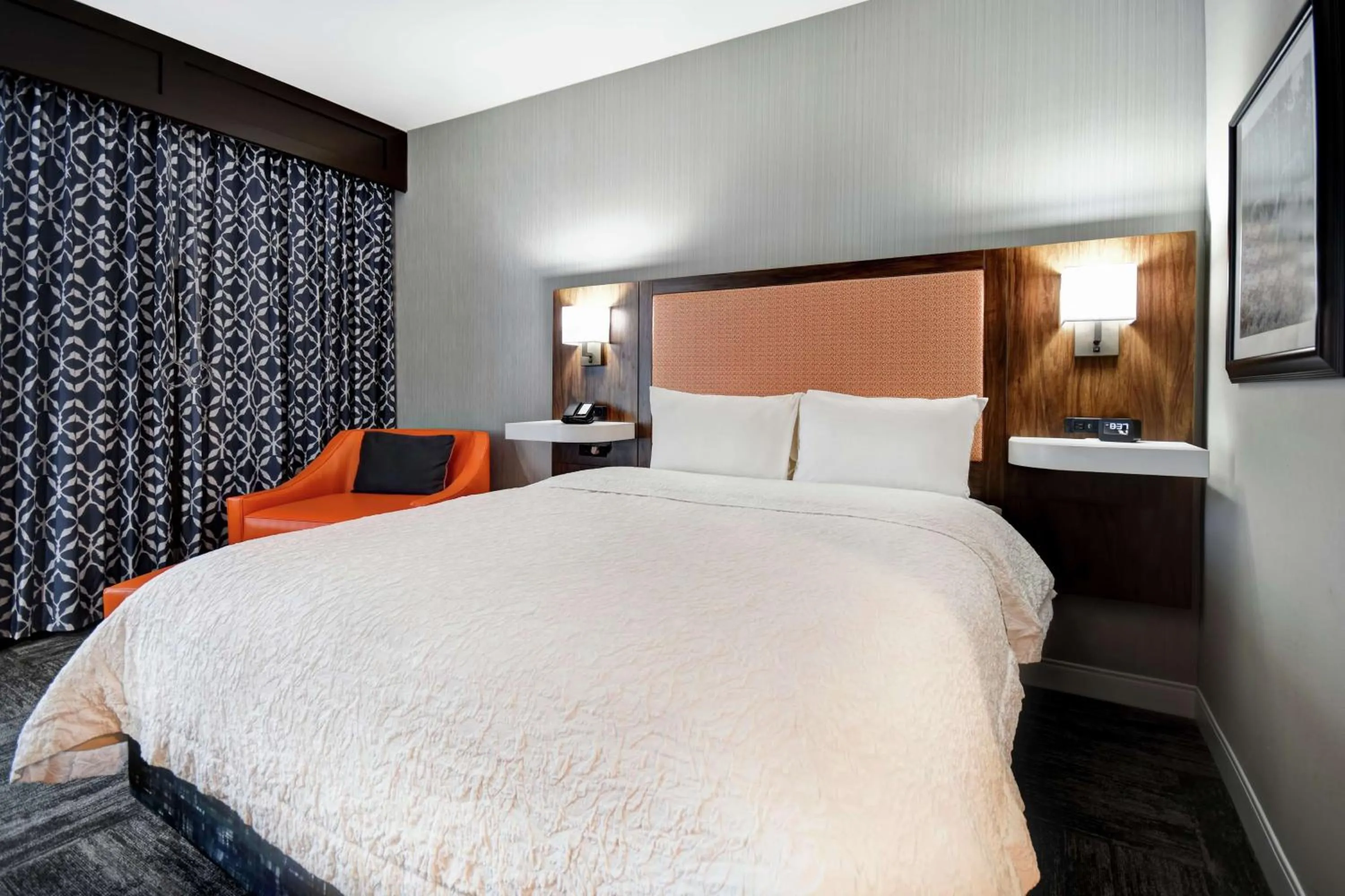 Photo of the whole room, Bed in Hampton Inn Lexington I-75